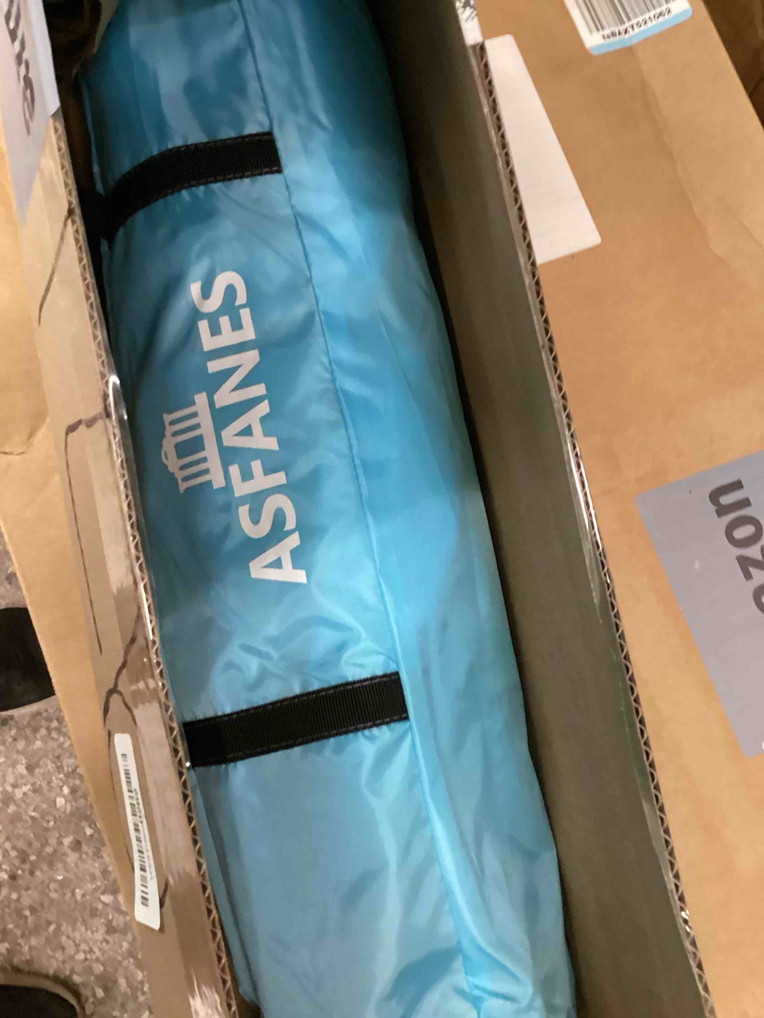 Condition photo showing Good Condition for Outdoor Pet Automatic Camping Tent, Pop up Cave Bed for Indoor Cats and Small Dogs, Portable Cat House Dog House, Sky Blue.