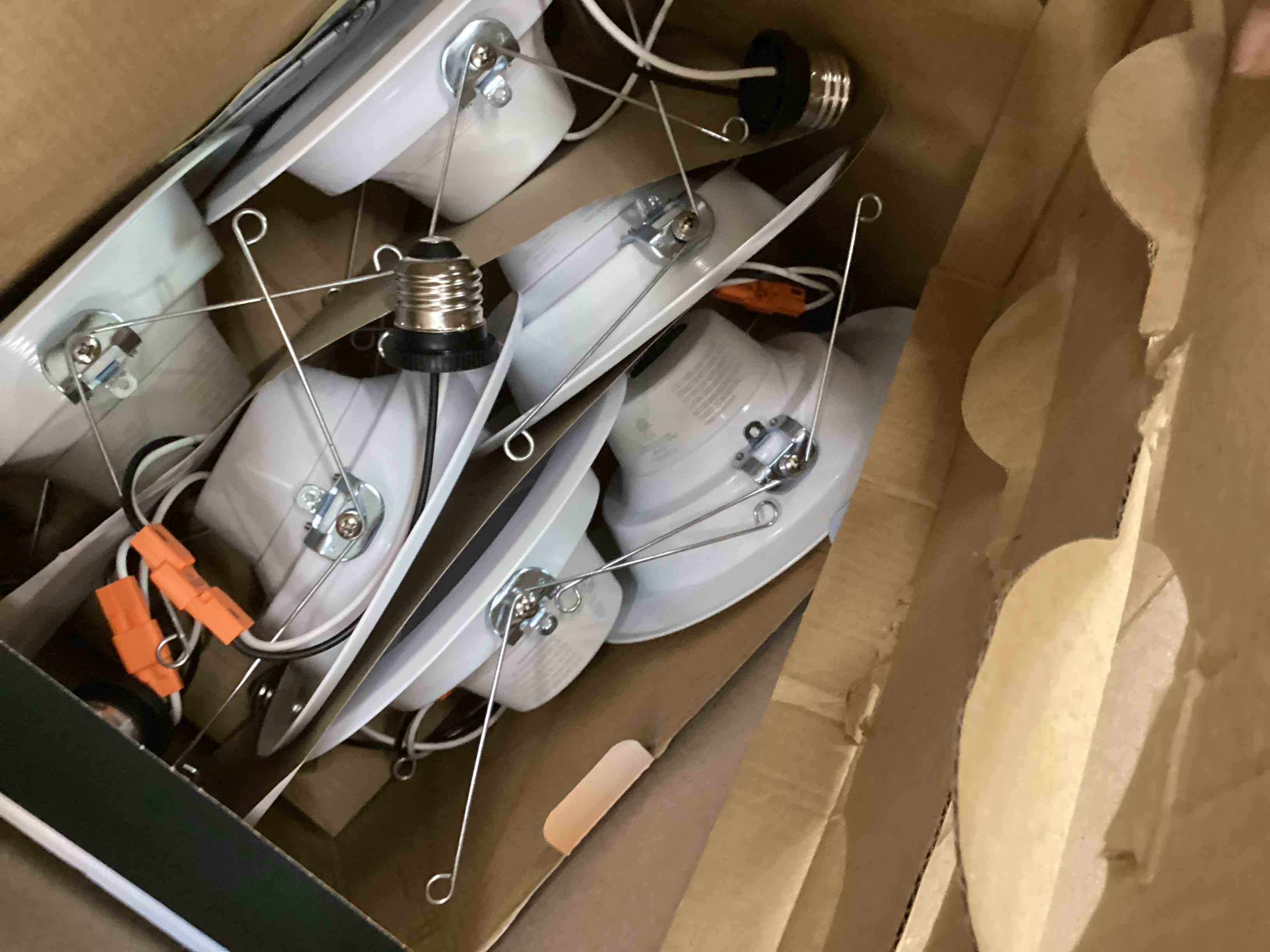 Condition photo showing Good Condition for Feit Electric LED Downlight Retrofit Kit with Baffle Trim, 75W Equivalent, 5/6-Inch Dimmable Recessed Light, Adjustable White 2700K–5000K, 90+ CRI, for Living, Bathroom, Dining & Kitchen Room 6 Count (Pack of 1) 6 Way + 75W