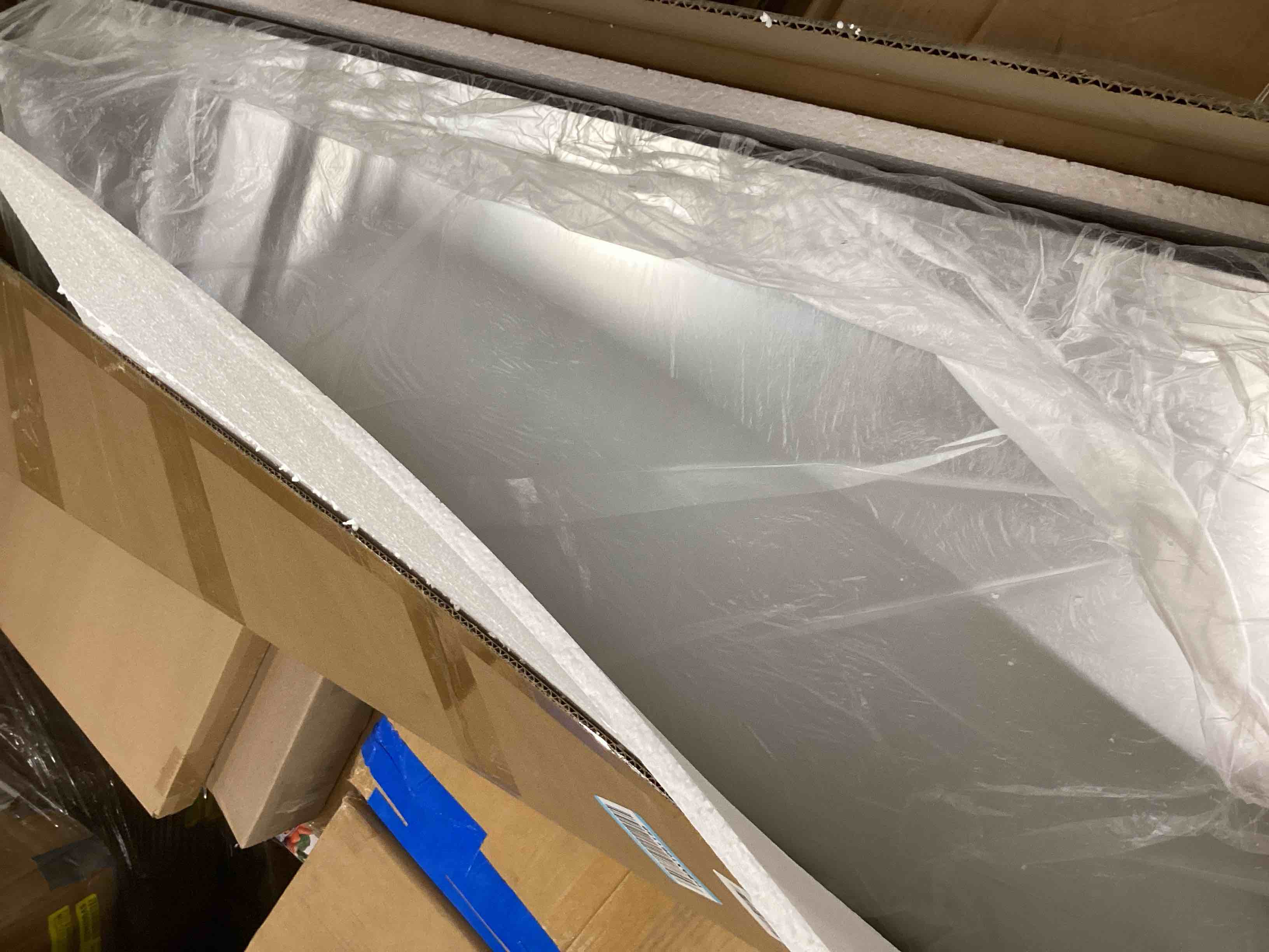 Condition photo showing Good Condition for 58"x20" Floor Mirror Full Length, Arched Full Length Mirror with Stand, Full Body Mirrors for Bedroom Living Room or Cloakroom Black Black 58"L x 20"W