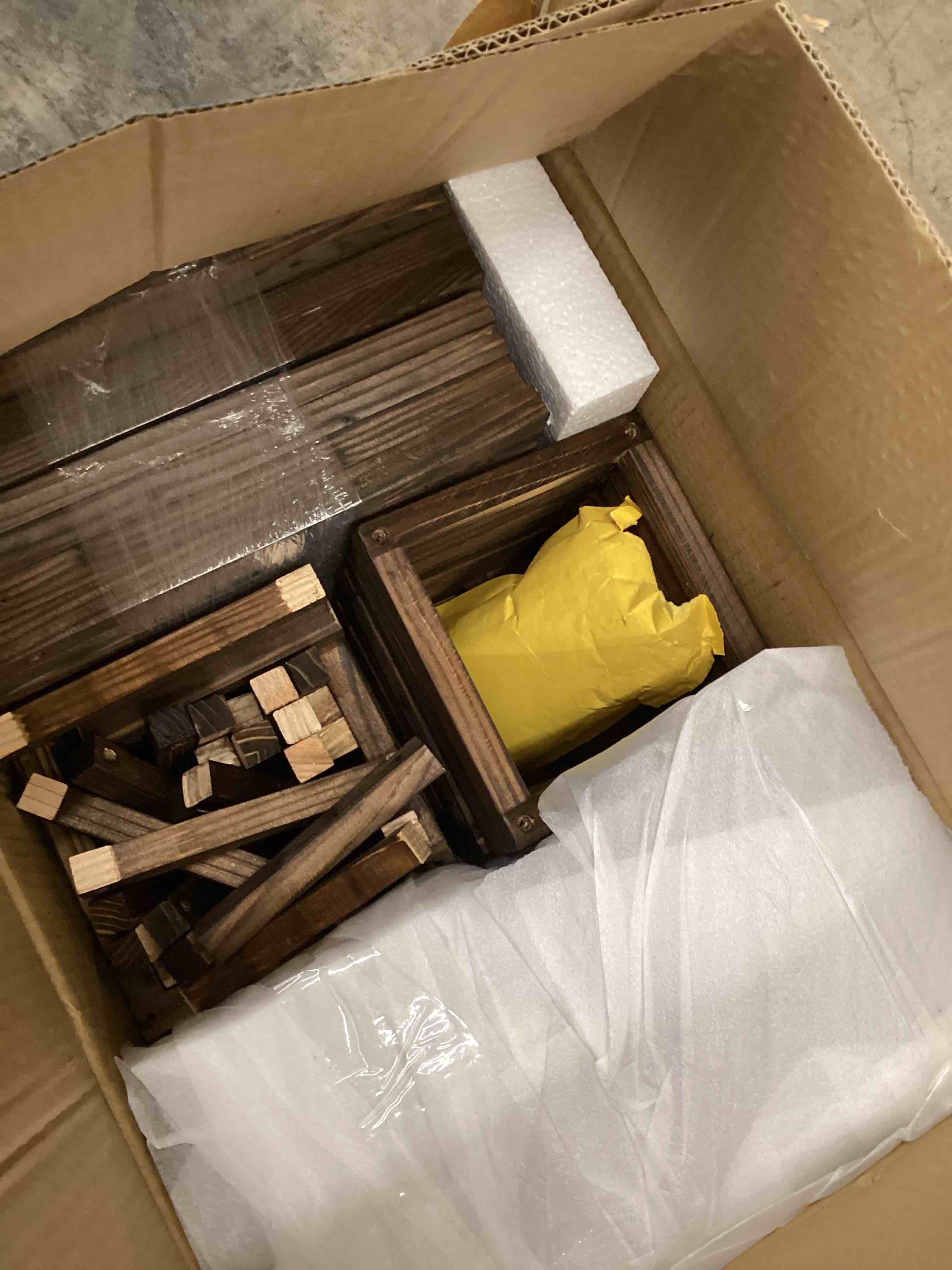 Condition photo showing Good Condition for VEVOR 24 Pcs Wooden Wedding Lantern, Cedar Wood and Plastic Wooden Lantern Candle Holder, Rustic Decorative Home Centerpiece Ideal for Wedding Table Party Farmhouse Indoor Decor, Brown Brown 24 Pcs