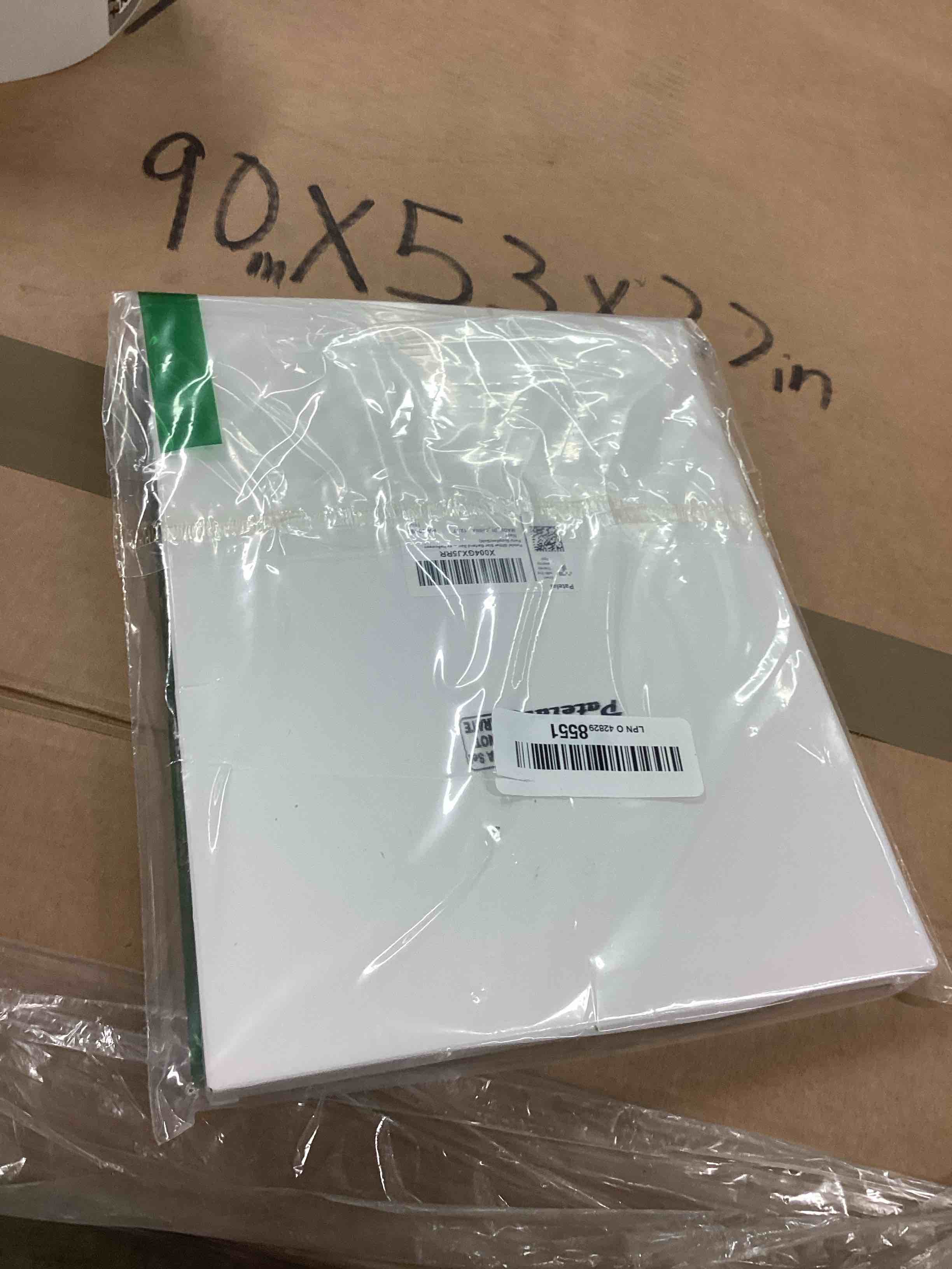 Condition photo showing New/Like New for Patelai Glitter Star Garland Banner 2026 New Years Decor 130 Feet Star Hanging Banner Twinkle Backdrop for Birthday Classroom Wedding Christmas Party Supplies(Gold) Gold 130 feet