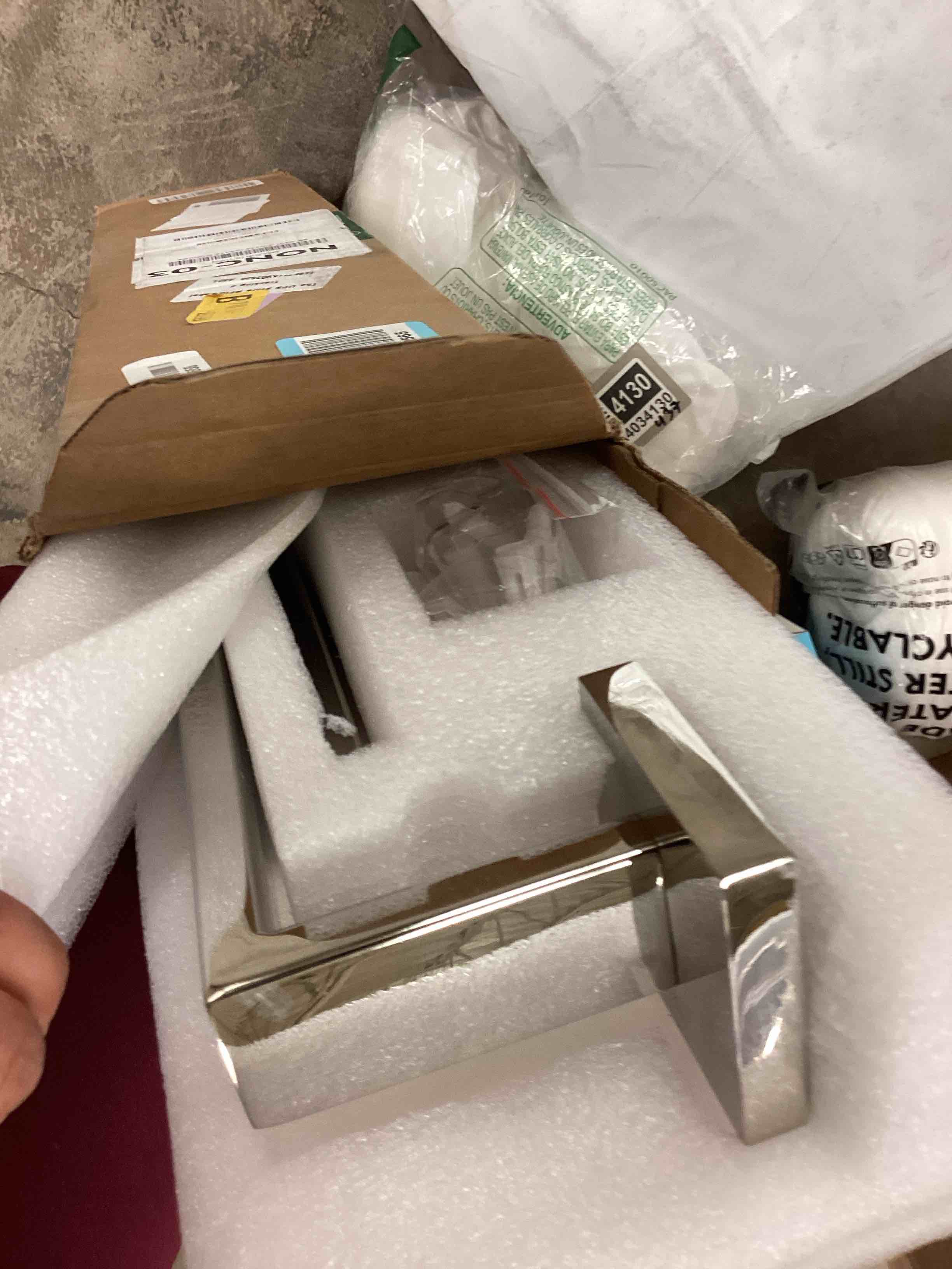 Condition photo showing Good Condition for TURS 5-Piece Bathroom Hardware Set Polished Towel Bar Sets Include 23.4 Inch Towel Rail Hand Towel Bar Tissue Holder and 2 Towel Hooks, Stainless Steel Wall Mounted Towel Racks for Bathroom