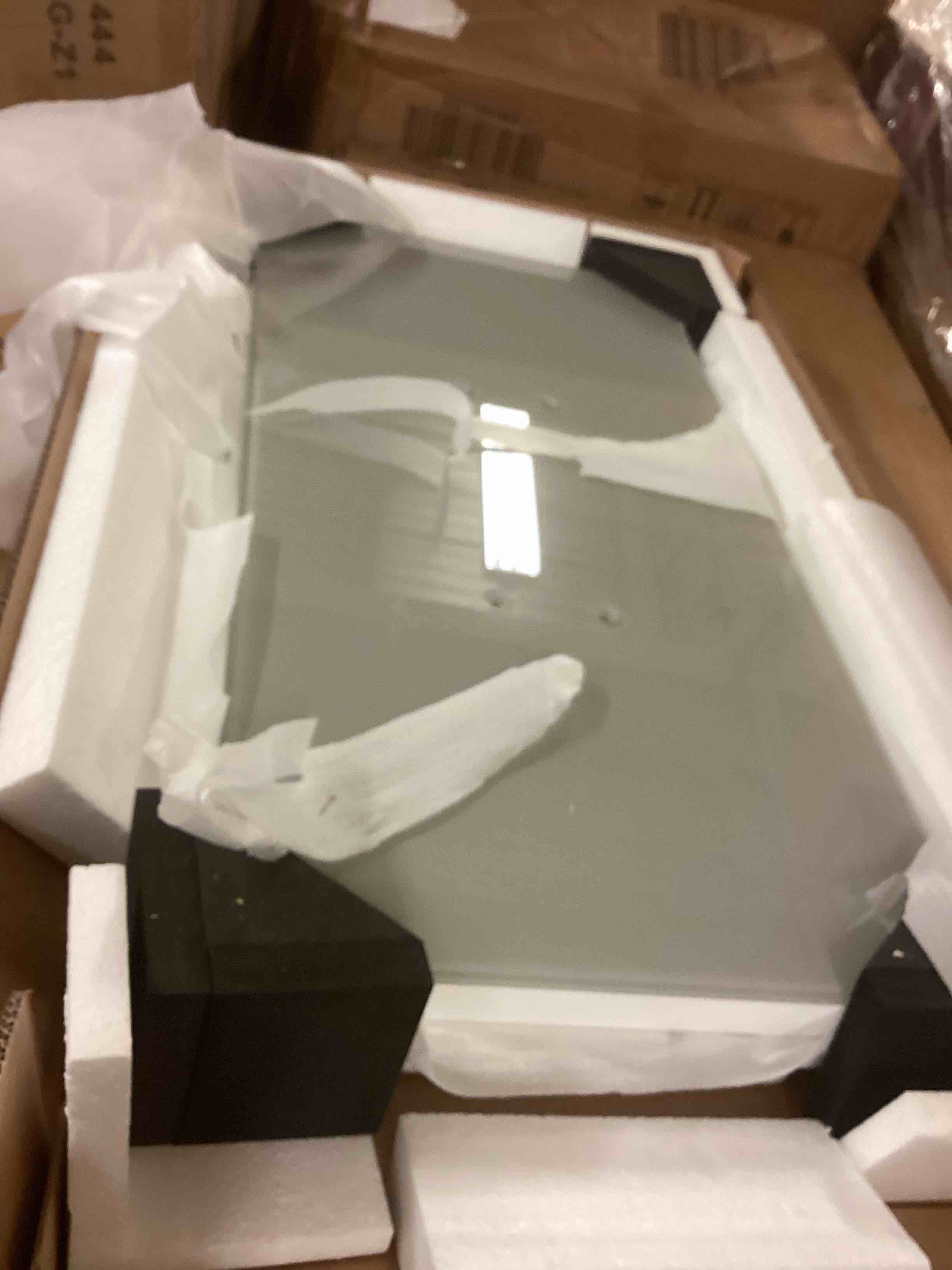 Condition photo showing Good Condition for giovani console table (incomplete base only)