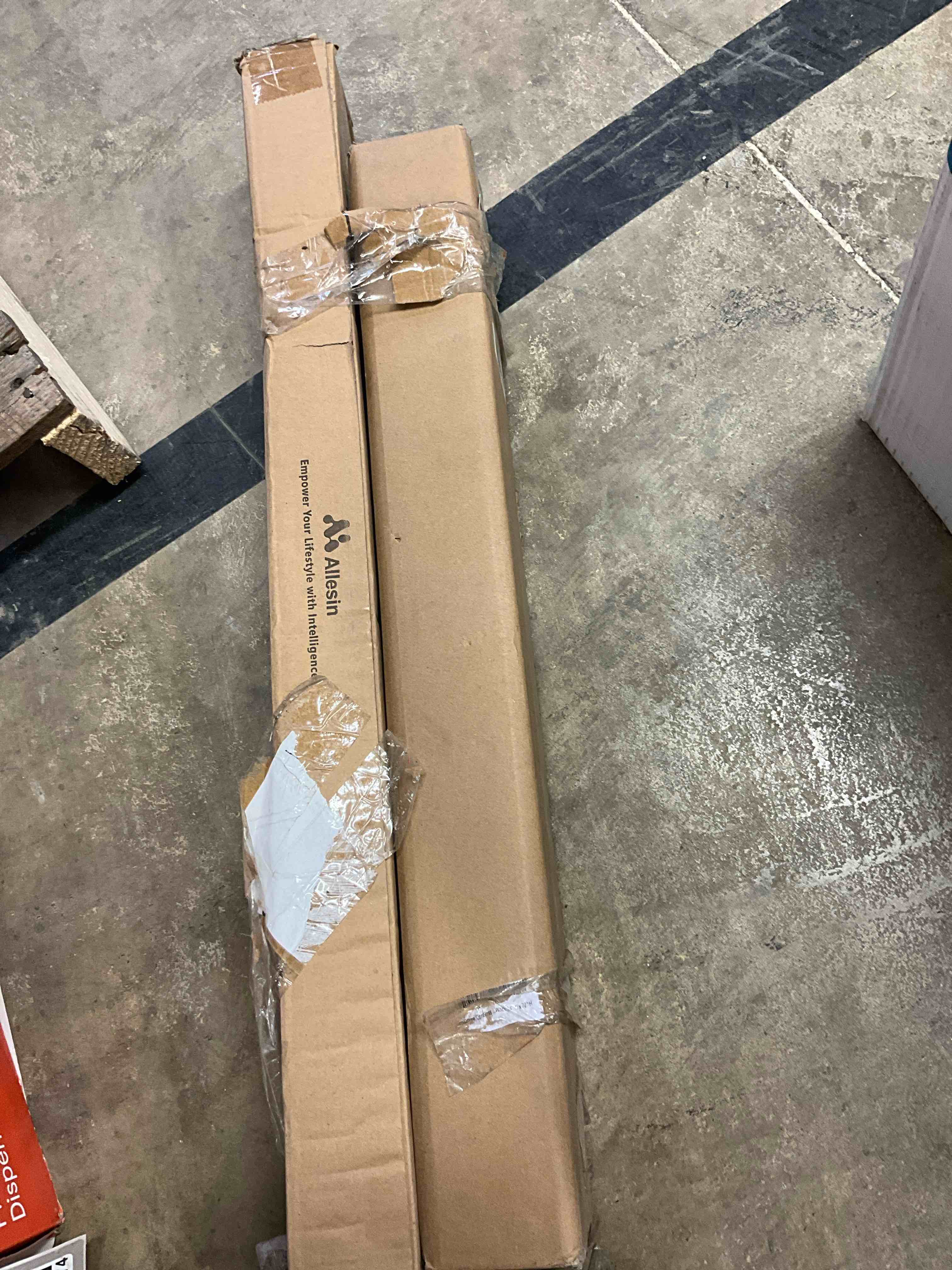 Condition photo showing Good Condition for (incomplete)Assorted Lot of Window Blinds (Standard, Cordless, Faux Wood, Roller Shades, etc.)