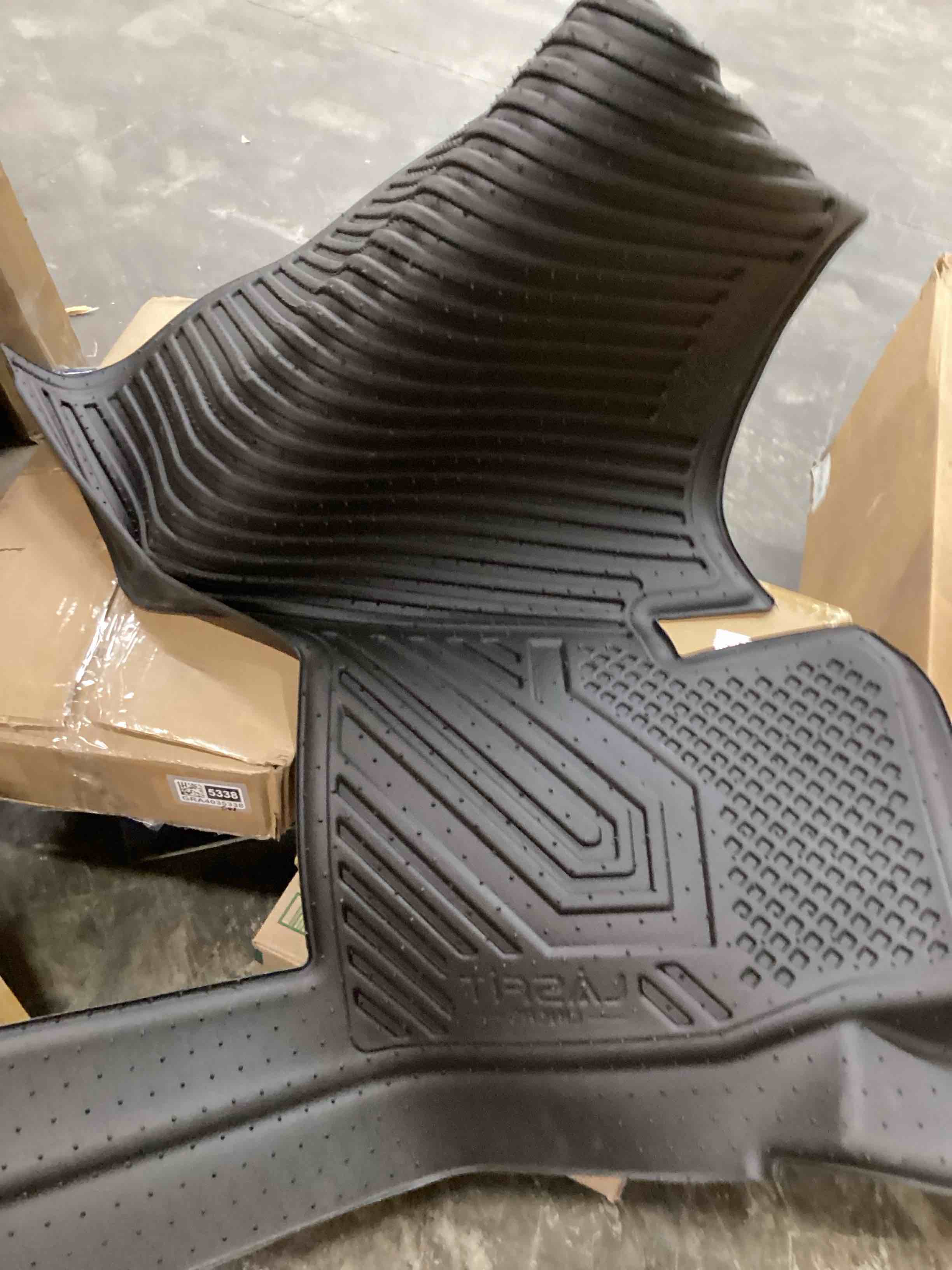 Condition photo showing Good Condition for Lasfit Floor Mats for Kenworth T680 2013-2026/ T880 2014-2026, All-Weather Protection TPE Car Liners for Kenworth T680/T880 Accsessories, Black, Easy to Clean