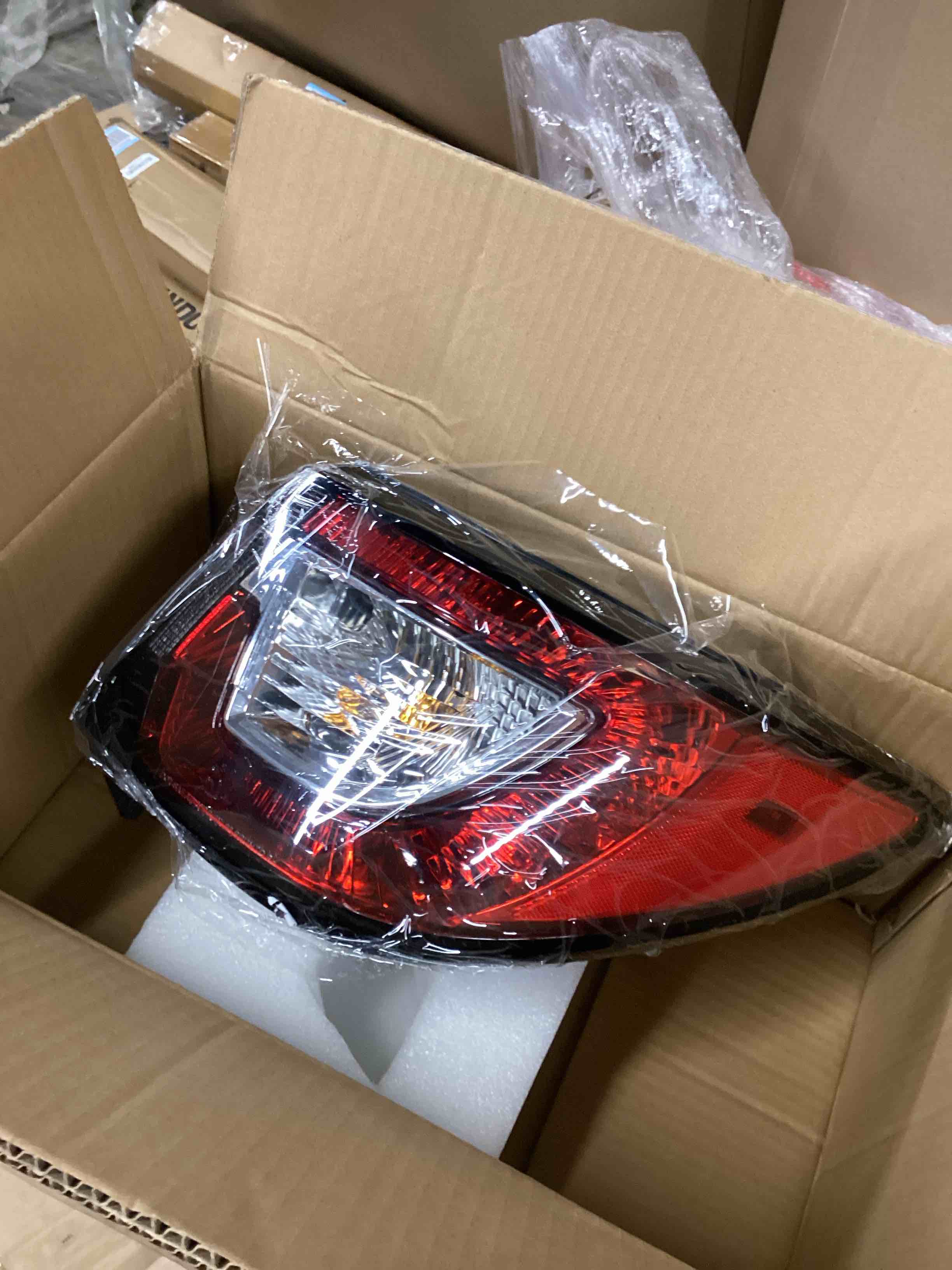 Condition photo showing Good Condition for Tail Light Assembly Compatible with 2013-2017 Chevy Traverse Driver Side Outer Body Mounted Replace 84266019 GM2805112 23301756 (Right )