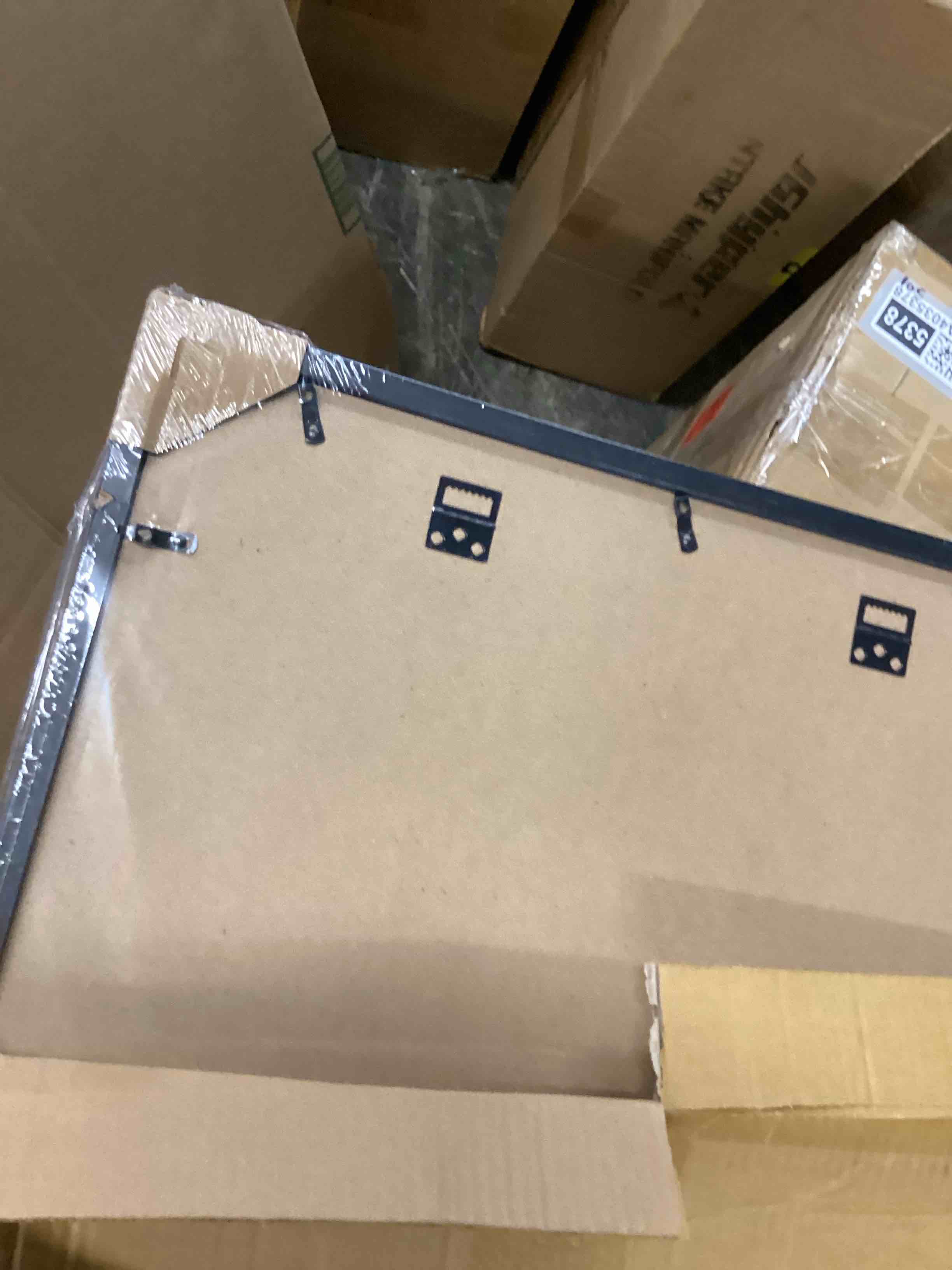 Condition photo showing Good Condition for ELSKER&HOME 16x20 Picture Frame with mat for 11x14, Display 11x14 Photo with mat or 16x20 Poster frame without Mat Set of 3, Horizontal and Vertical Wall Mounting Black with Black Mat 16 x 20