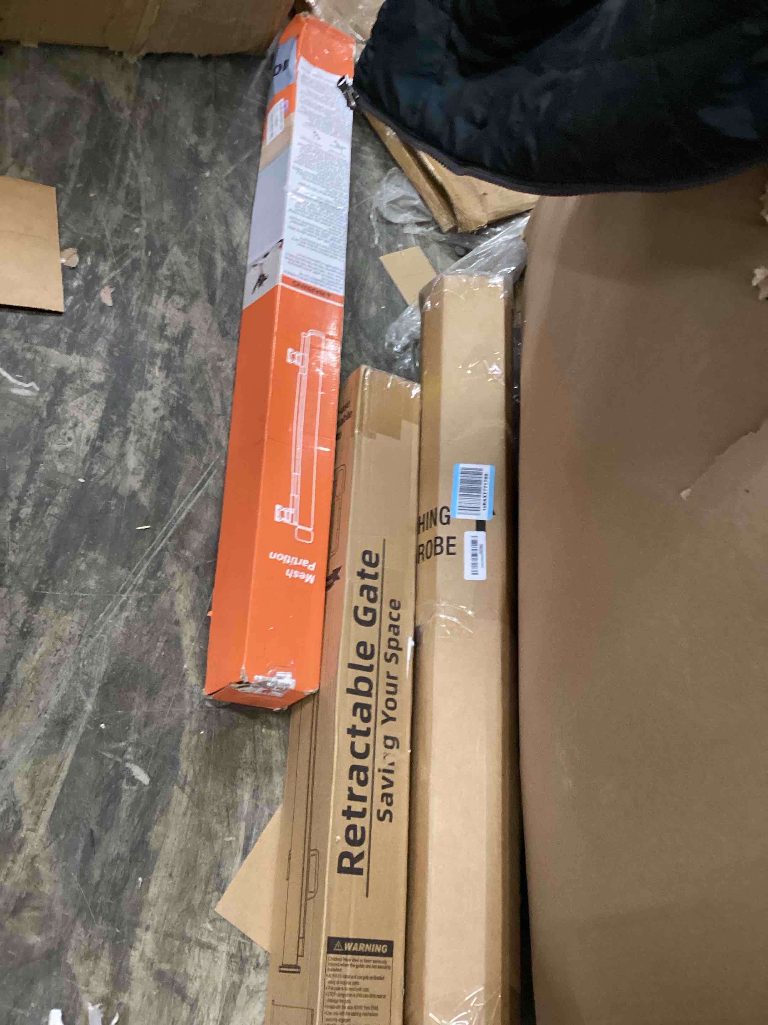 Condition photo showing Good Condition for Assorted Retractable Gates (All Types of Indoor Gates)