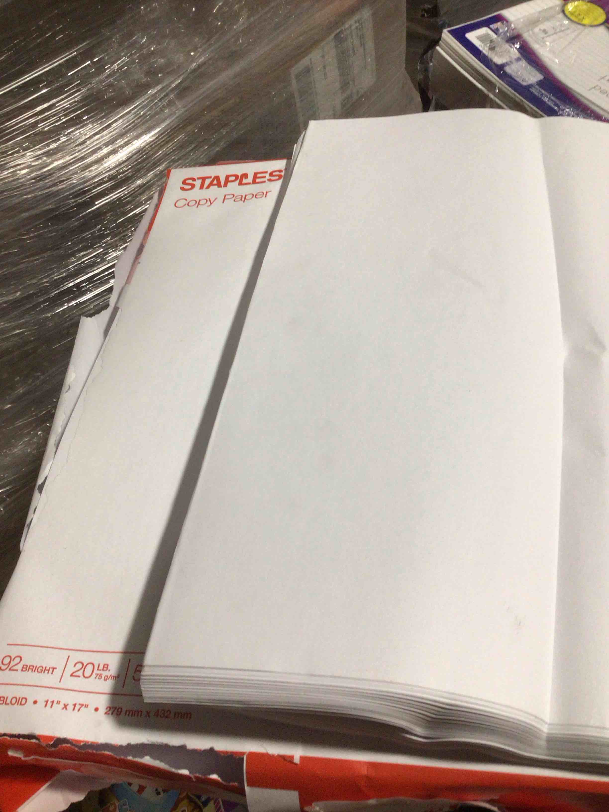 Condition photo showing Good Condition for Staples 11" x 17" Copy Paper, 20 lbs., 92 Brightness, 500 Sheets/Ream (190450)