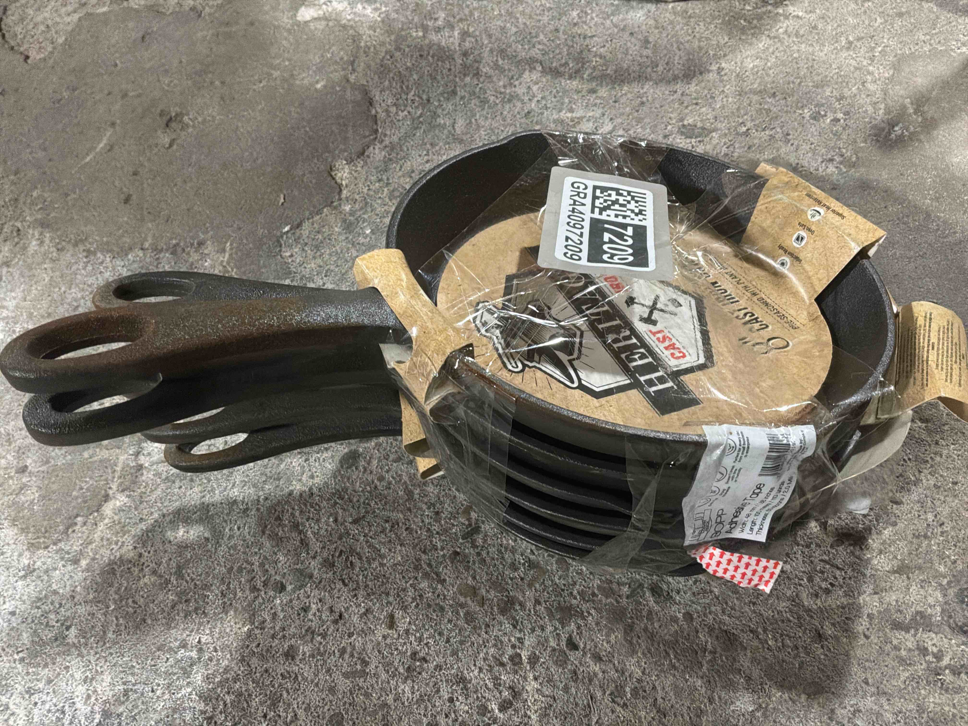 box of 6 heritage cast iron 8” cast iron skillet 