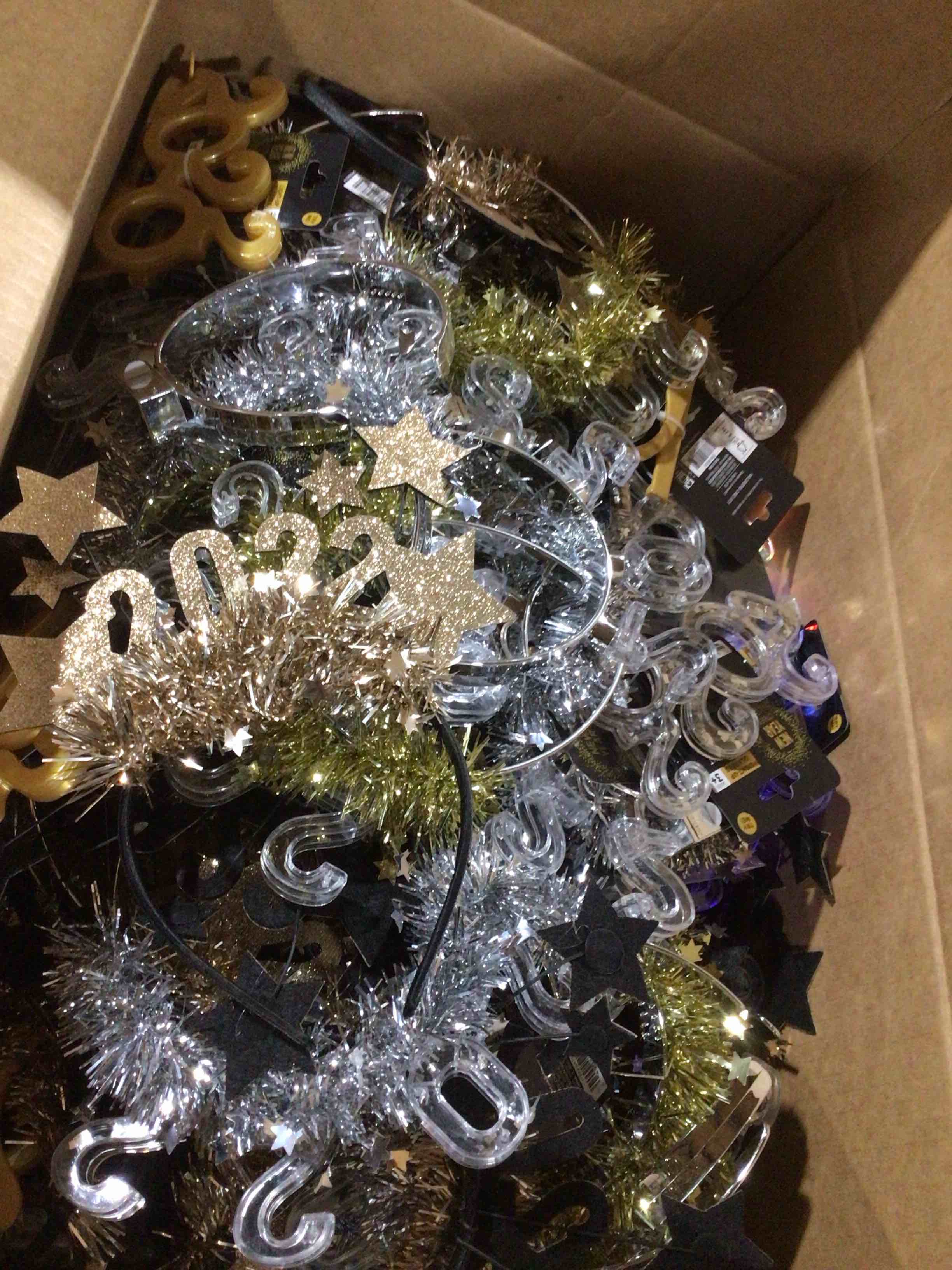 Condition photo showing Good Condition for box lot of miscellaneous items 