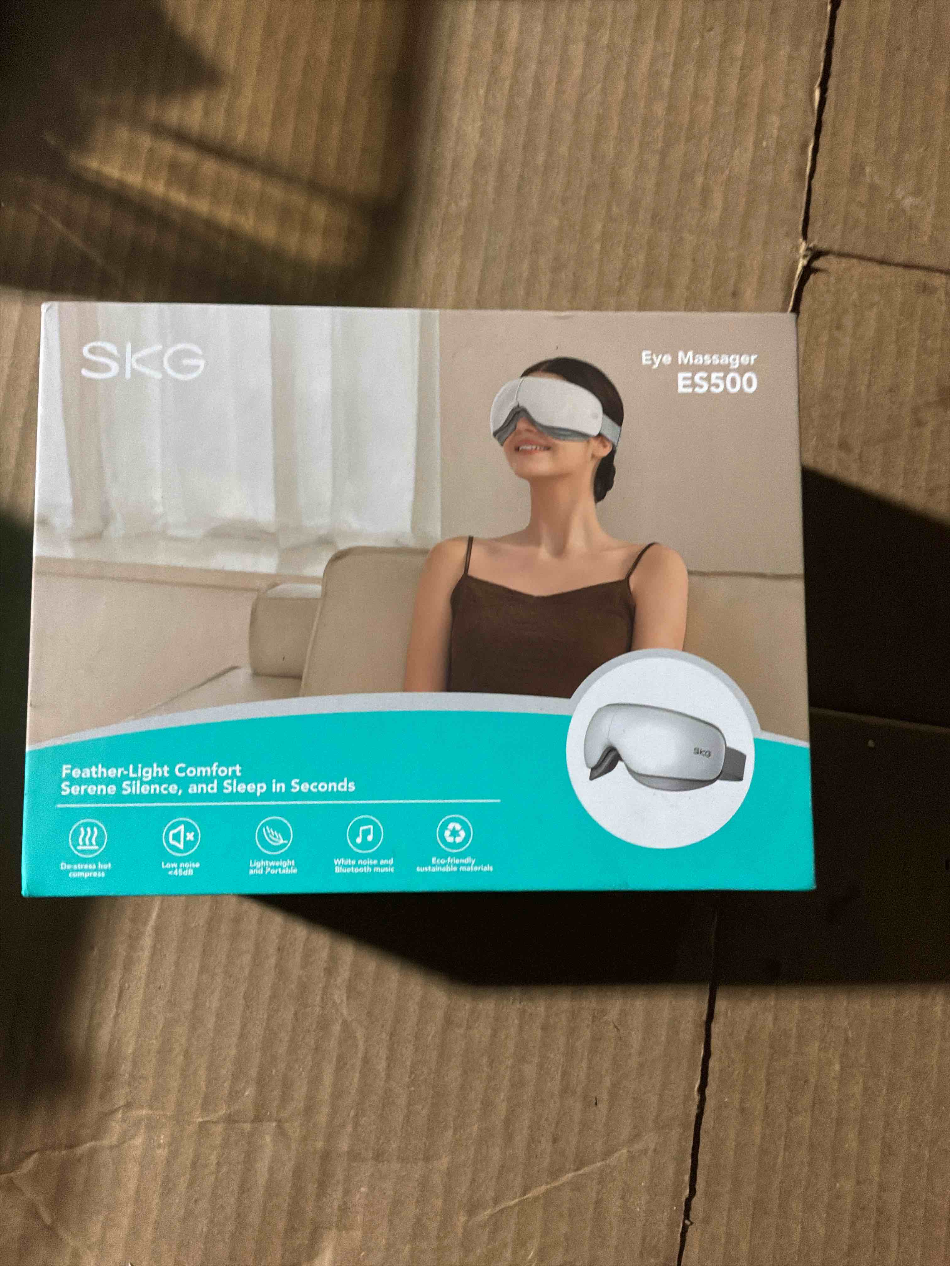 Condition photo showing New/Like New for SKG Heated Eye Massager with Heat & Compression, Ultra-Quiet Eye Mask Massager for Relaxation and Eye Strain Relief, Ideal Christmas Gift for Women and Men (ES500) White