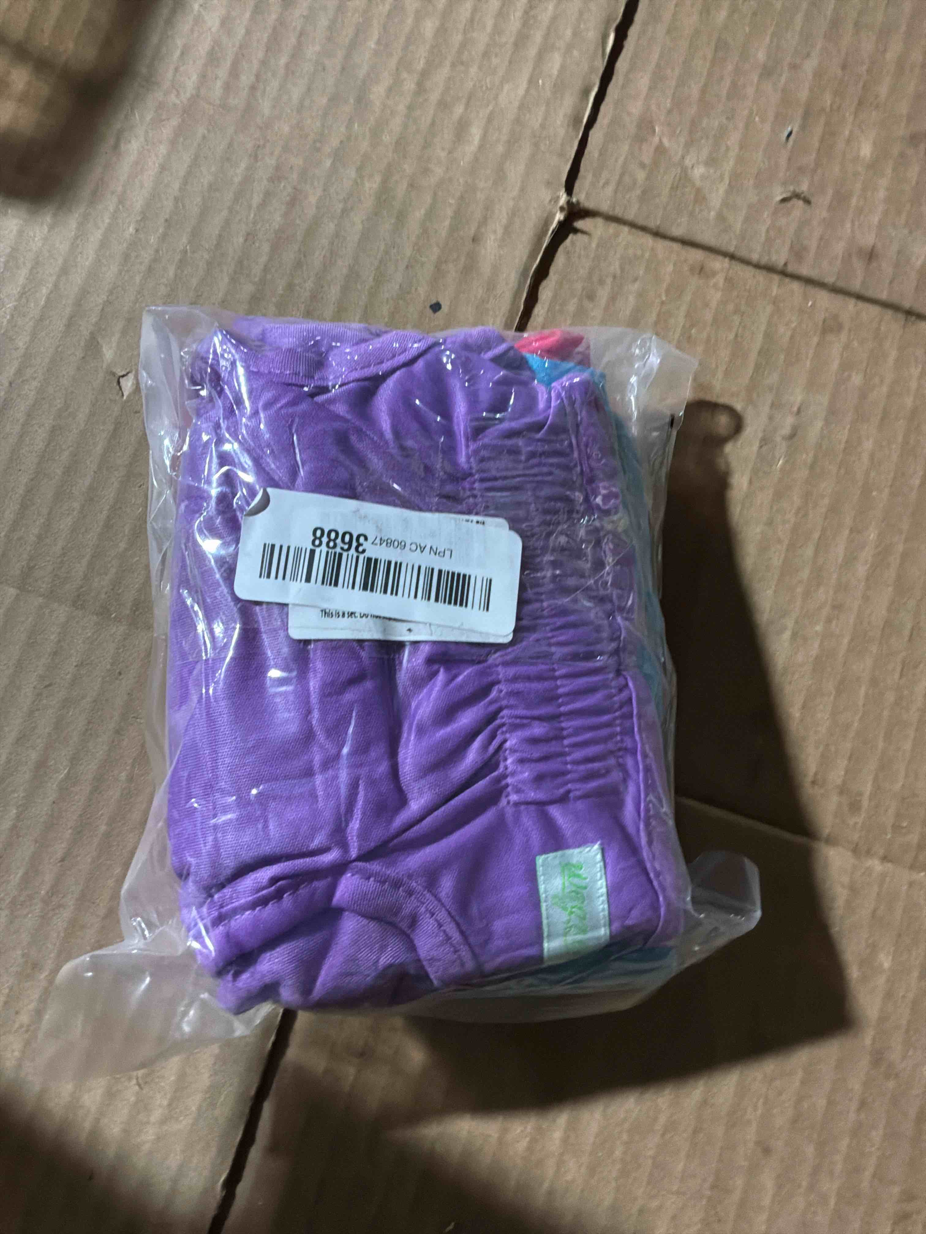 Condition photo showing New/Like New for wegreeco Washable Reusable Premium Female Dog Diapers, Medium Large Small Dog Doggie Puppy & Doggy Diapers Female,Period Panties in Heat (Pack of 3, Medium) Medium (12"-15" Waist) Bright Color