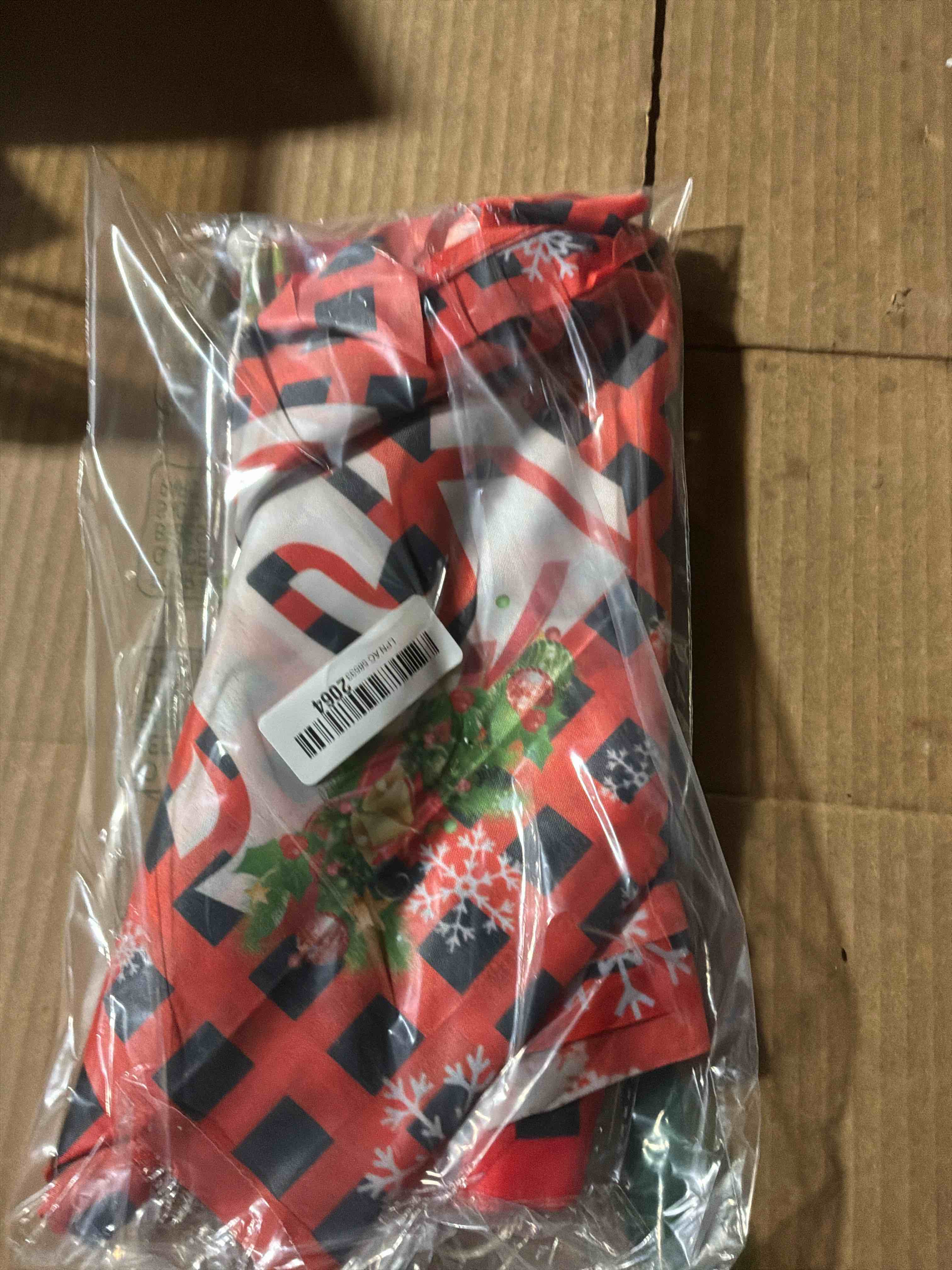 Condition photo showing New/Like New for FECEDY Merry Christmas Hanging Banner Porch Sign with Pattern Christmas Tree Presents Snow Banner for Home Yard Indoor Outdoor Wall Door Christmas Party Decorations 72"x12" Red White