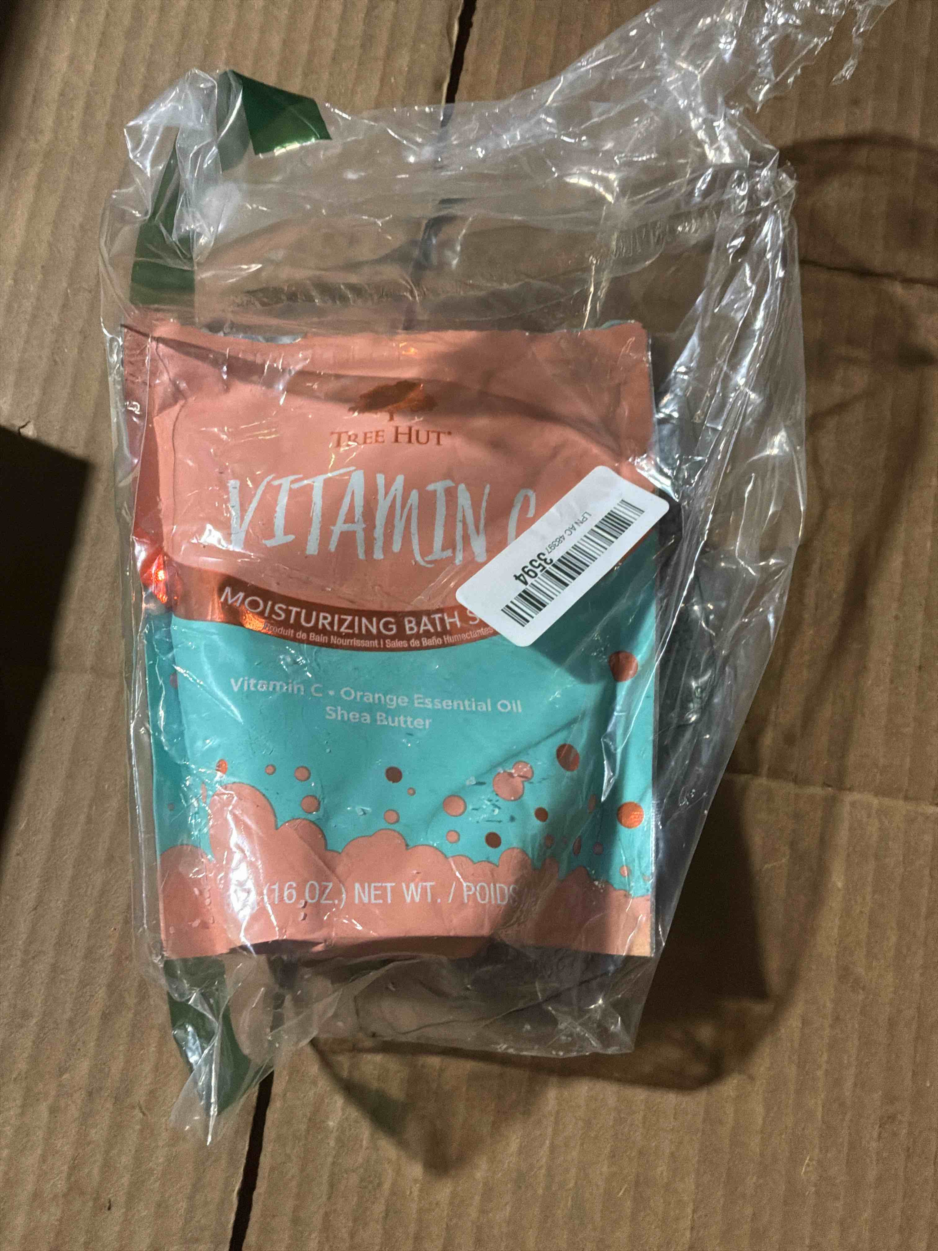 Condition photo showing New/Like New for Tree Hut Brightening Bath Soak Vitamin C, 16 oz 16 Ounce (Pack of 1)