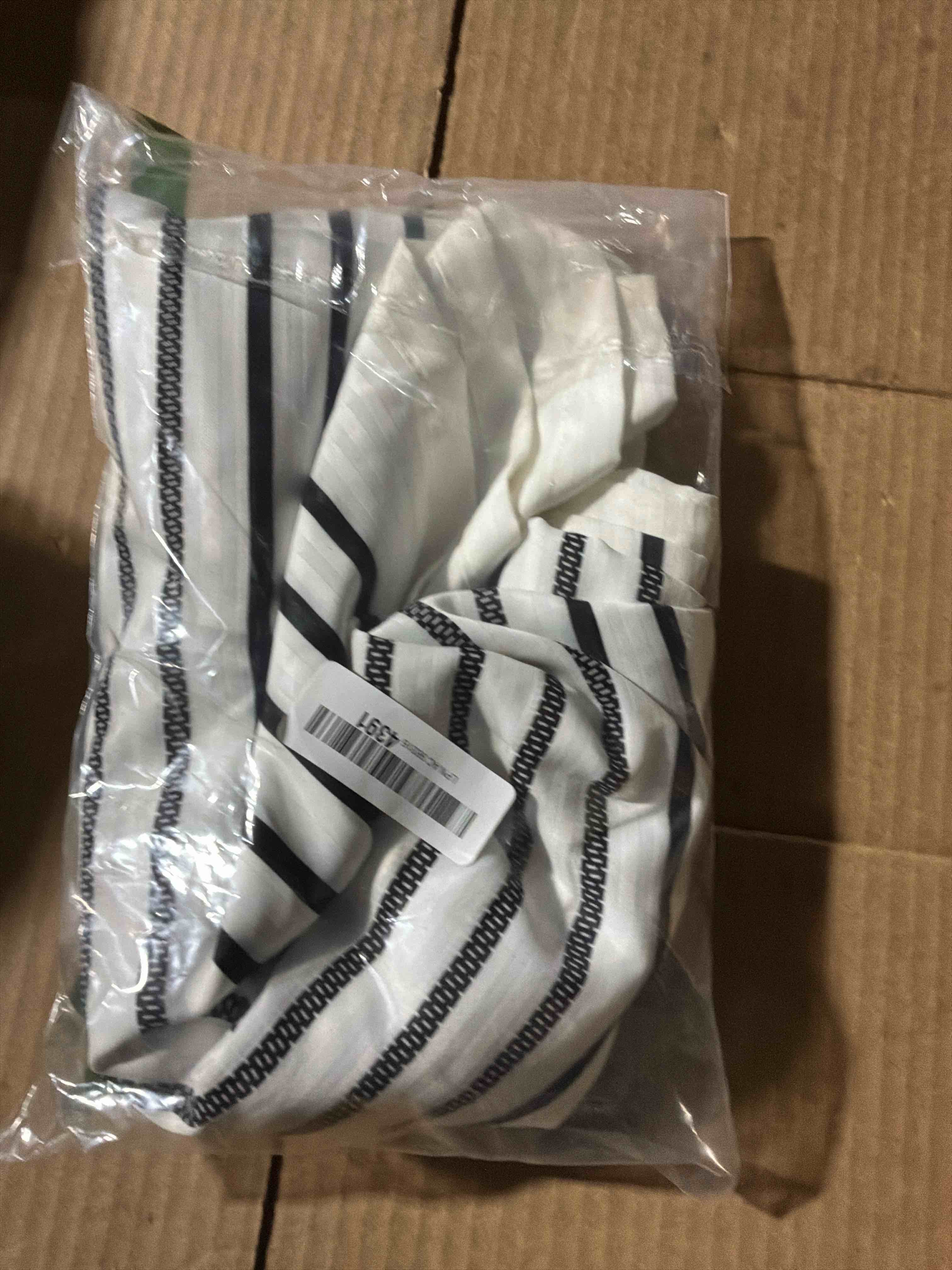 Condition photo showing New/Like New for jinchan Black and White Shower Curtain for Bathroom Modern Farmhouse Striped Waterproof Fabric Shower Curtain Set with 12 Hooks Machine Washable 70x72 Inches 70"W x 72"L (Pack of 1) A2. Striped Black