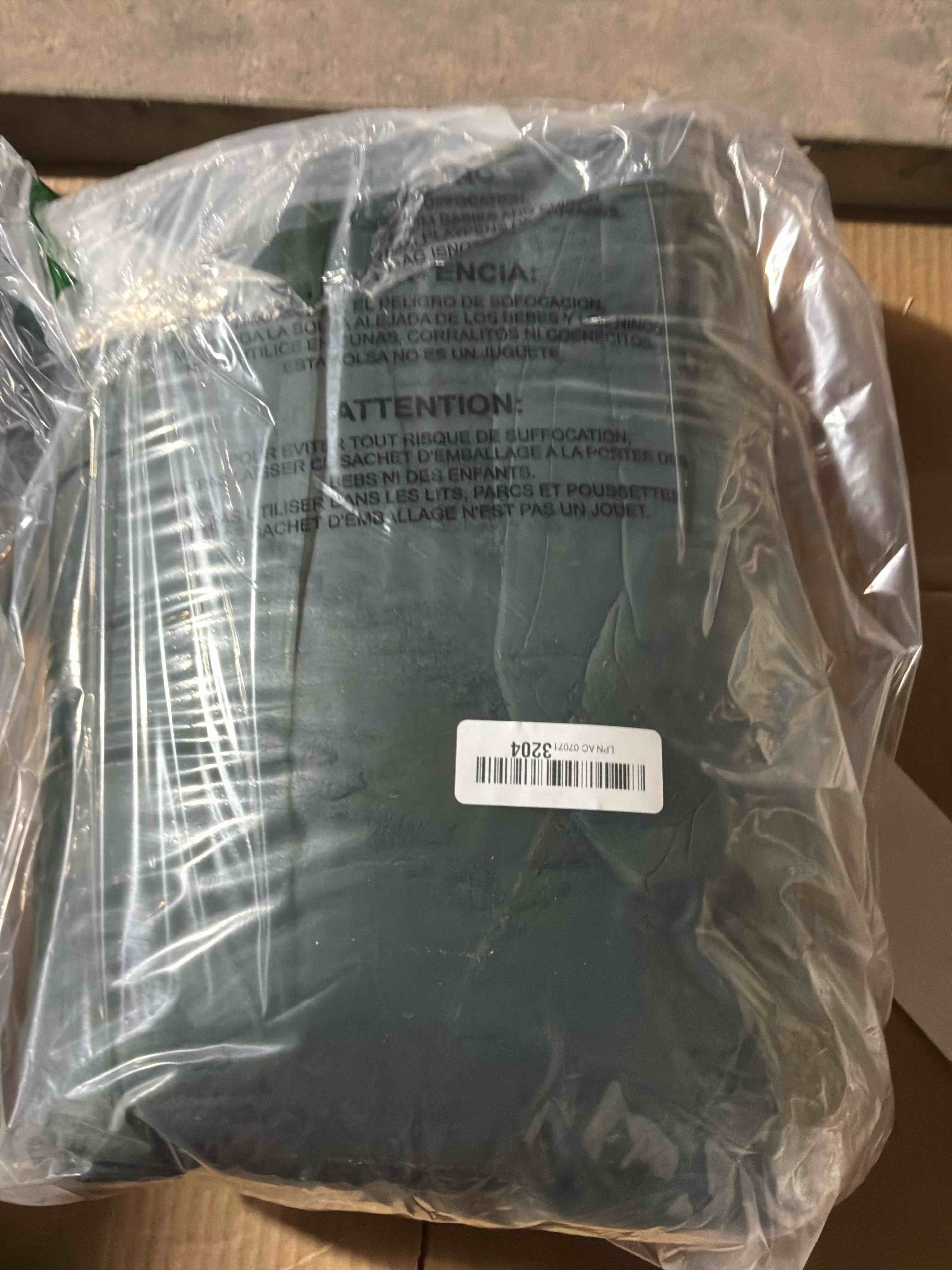Condition photo showing New/Like New for Litanika Comforters Queen Size Set with Sheets Dark Emerald Green - 7 Pieces Bed in a Bag Queen Chevron Tufted Complete Beddding Sets with Comforter, Sheets, Pillowcases & Shams Dark Emerald Green Queen (90"x90")