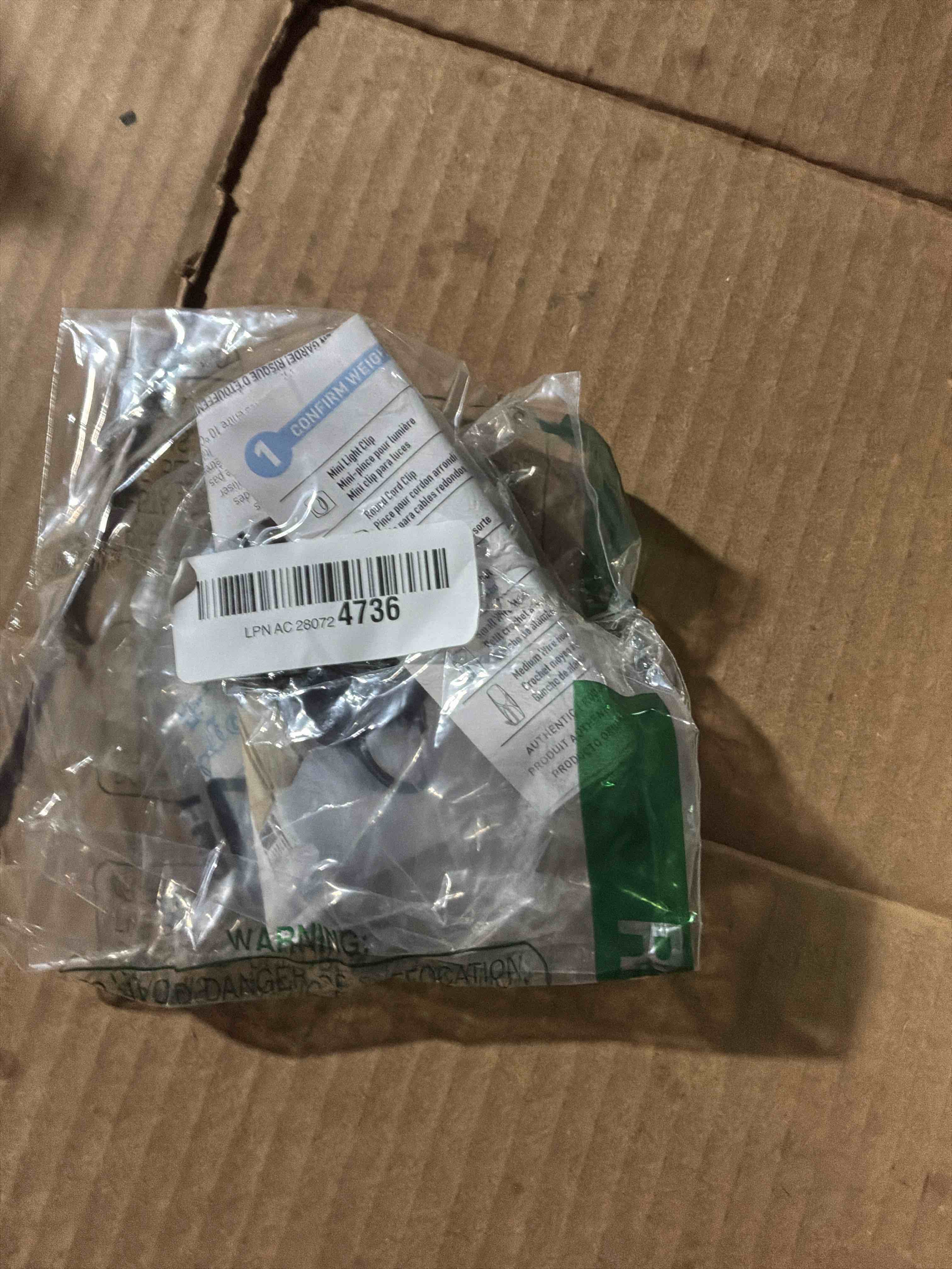 Condition photo showing New/Like New for Command Indoor Mini Light Clips, 45 Clear Clips and 54 Command Strips, Damage Free Hanging Christmas Decorations, Wall Clips for Hanging Lights and Cable Management, Holds up to 0.3 lb 45 Clips