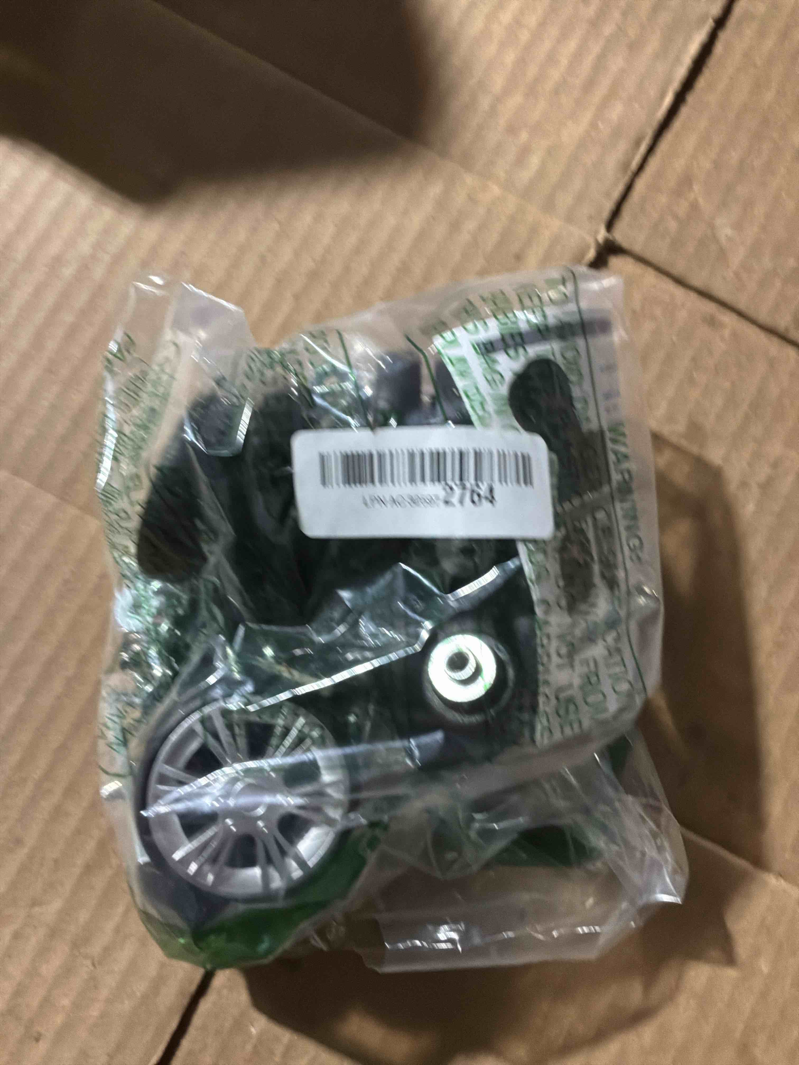 Condition photo showing New/Like New for Zoofen Luggage Wheels Replacement 4 pcs Suitcase Replacement Wheels Wear-Resistant Spinner Casters for Most Suitcase Repair(ZLN-5,Silver