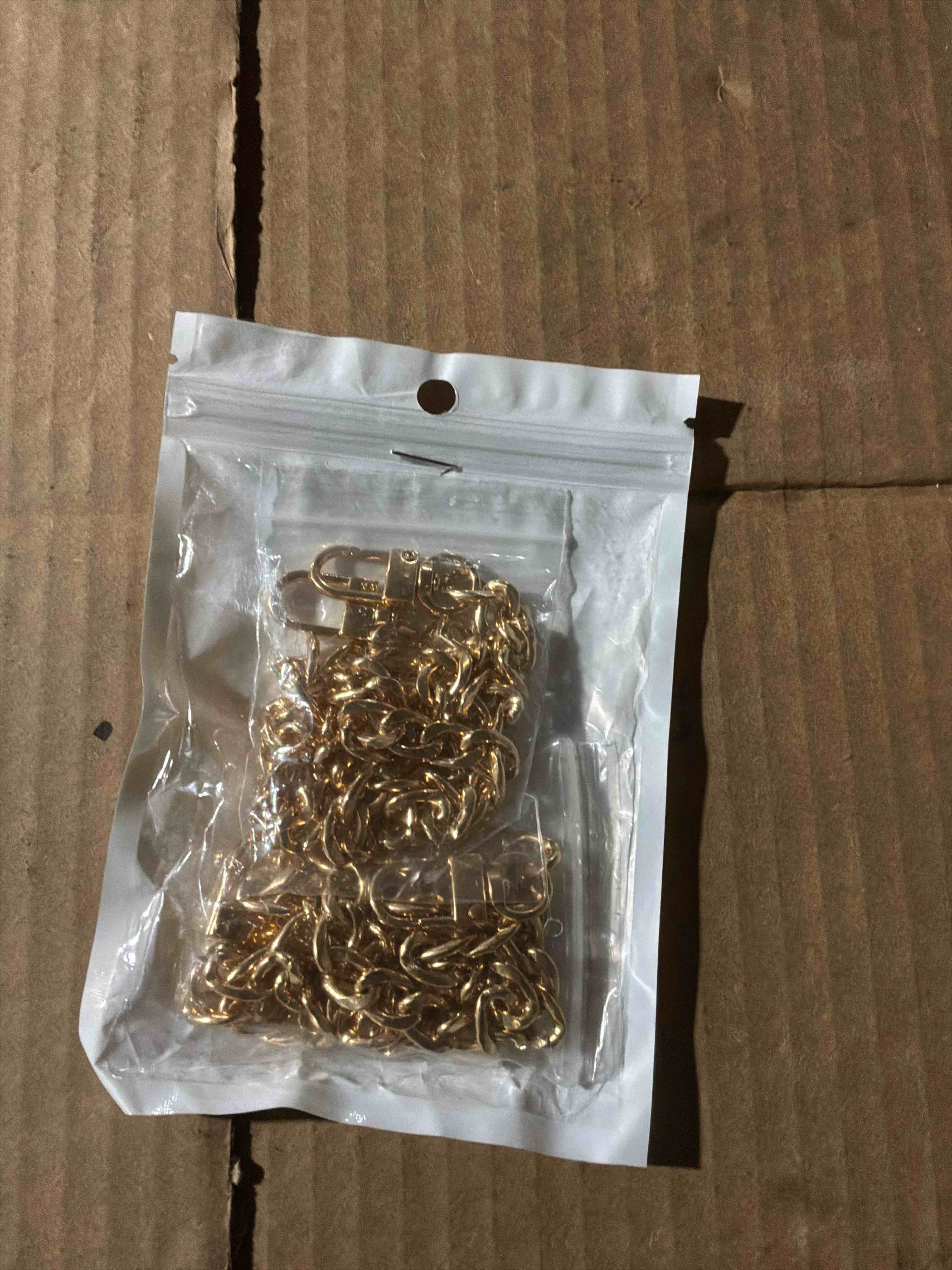 Condition photo showing New/Like New for Gondiane 2Pcs Flat Purse Chain Strap Crossbody Bag Replacement Strap with Metal Buckles(23.6 Inches/60cm, Gold) 23.6 Inches Gold