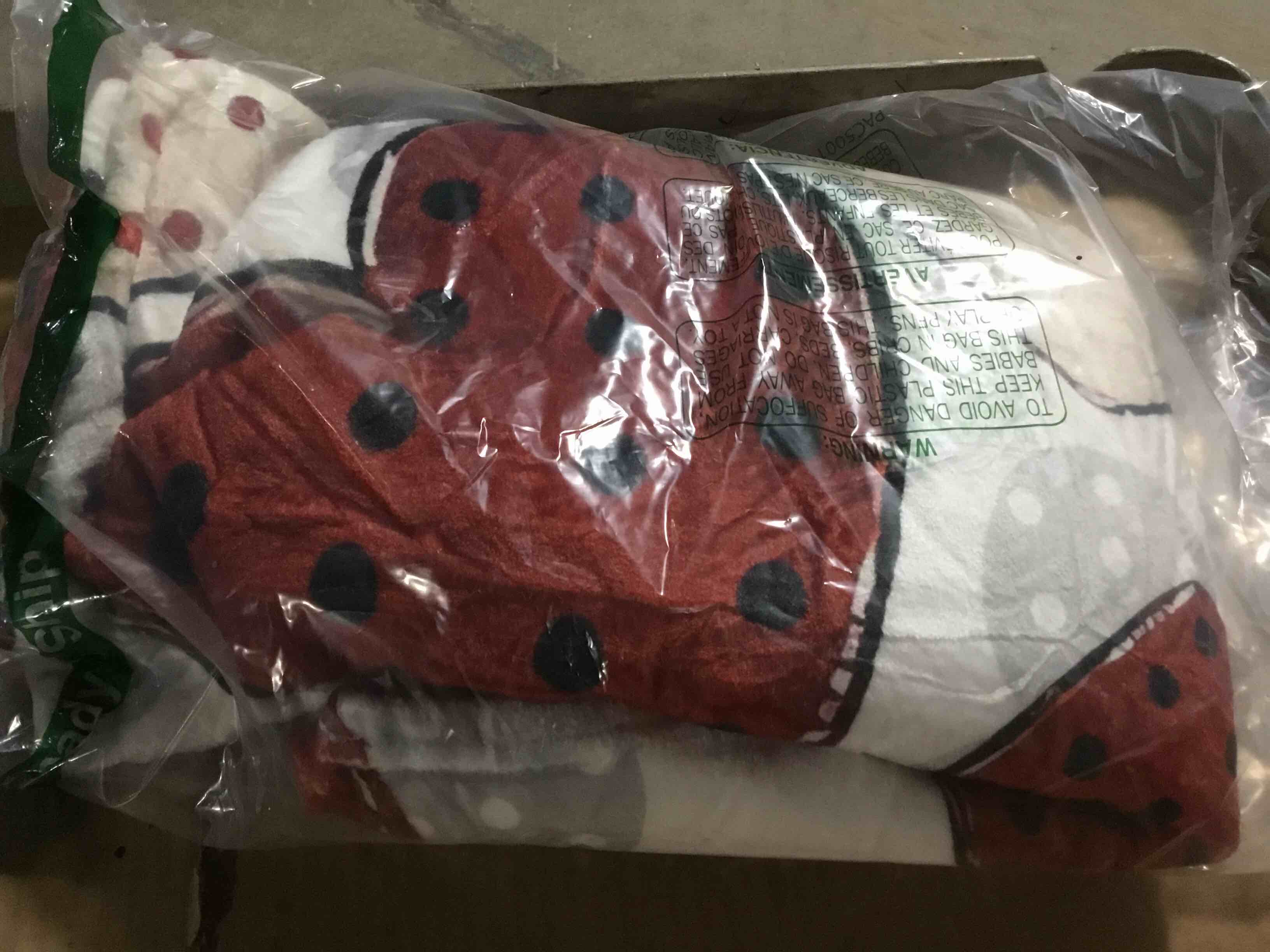 Condition photo showing Good Condition for Buryeah Valentine‘s Day Blanket Throw Gifts Candy Hearts Love Throw Blanket Vintage Couch Sofa Soft Warm Bed Blankets for Women Men Conversation Party, 50 x 60 Inch(Vintage Heart) Black Stripe, Polka Dot