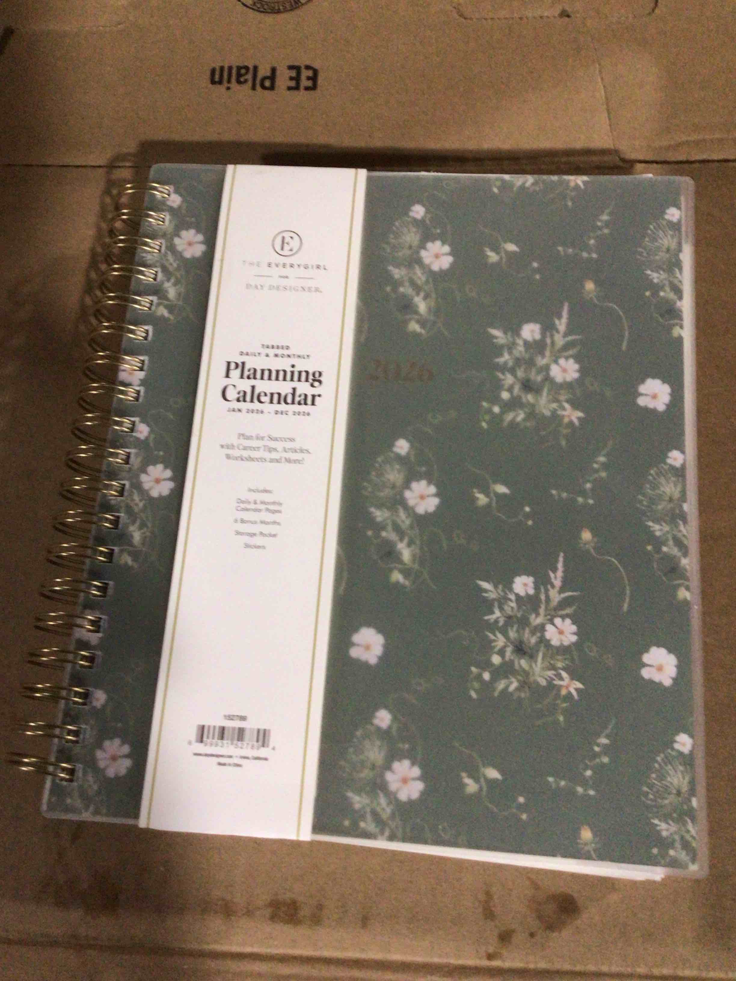 Condition photo showing Good Condition for Aslsiy Kids 3 Ring Binder 1.5 Inch Lovely White Flower on Green (1) Girls Round Clipboard Binder Decorative Harcover Binders Organizer for Office School Supply