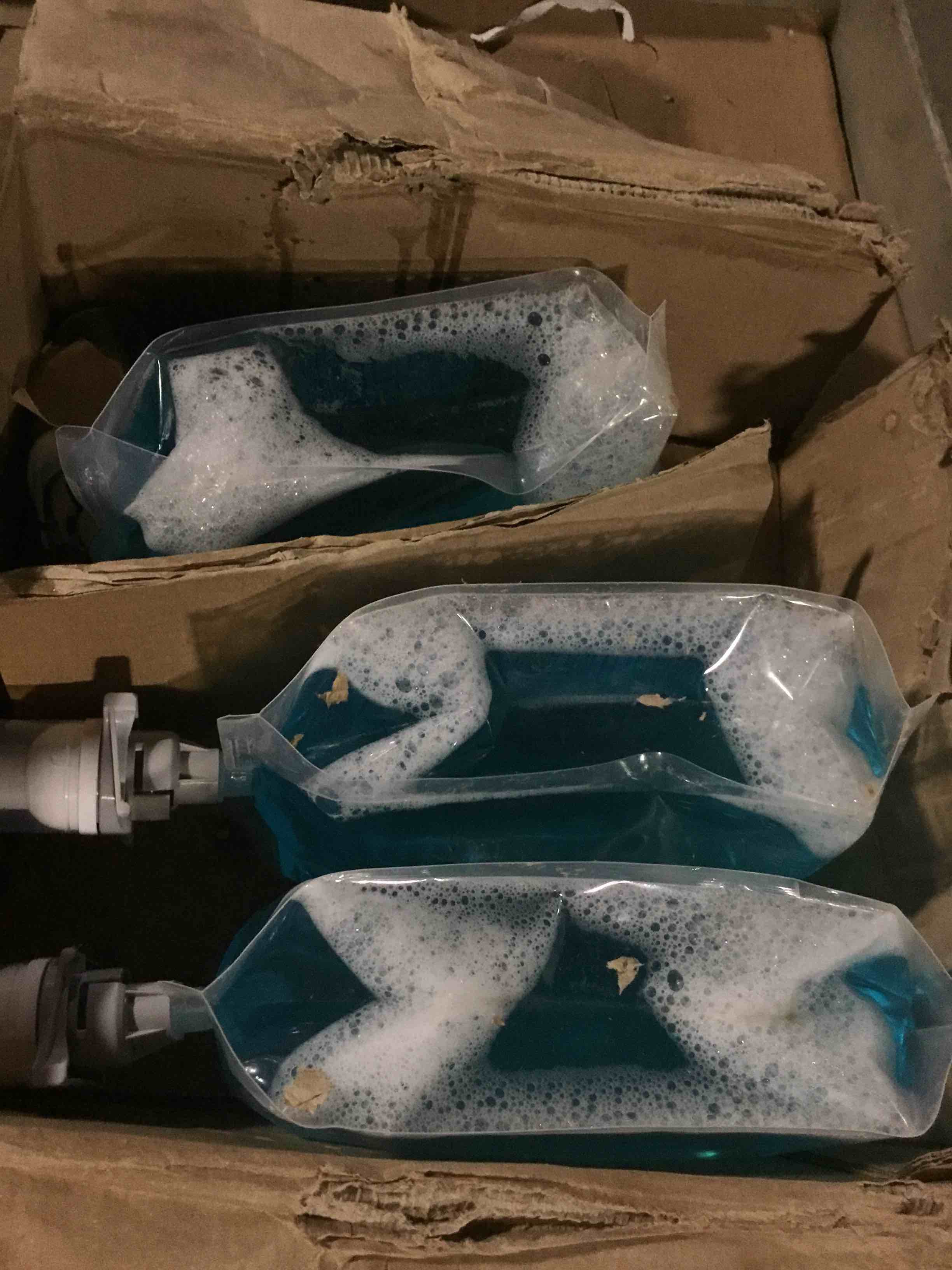 Condition photo showing As Is for (incomplete only 3 packs)Rubbermaid Commercial Autofoam Hand Soap Refill Lotion Soap with Moisturizer 1100mL 4/Carton