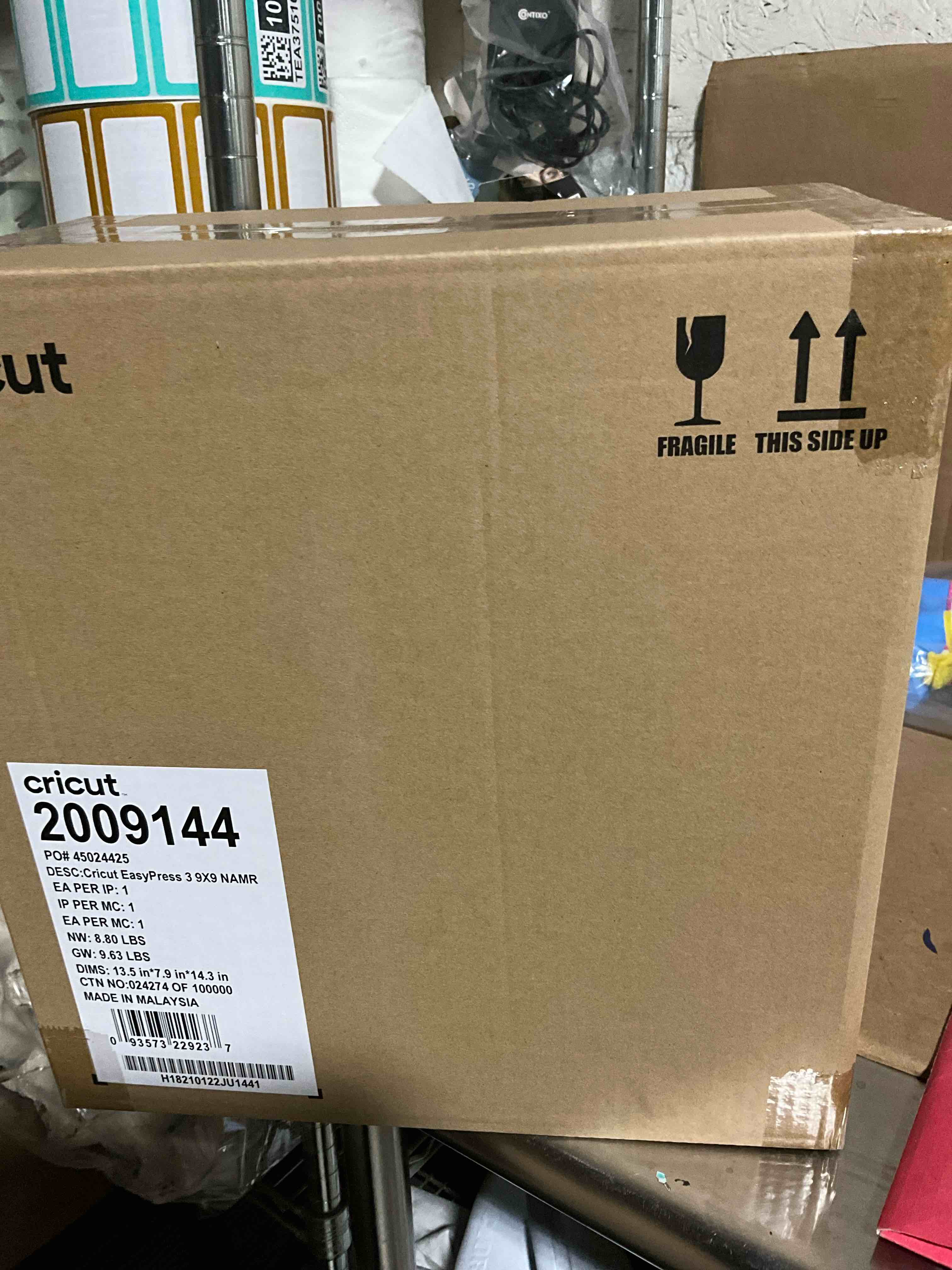 Condition photo showing New/Like New for Cricut - EasyPress 3 9" x 9" - Zen Blue