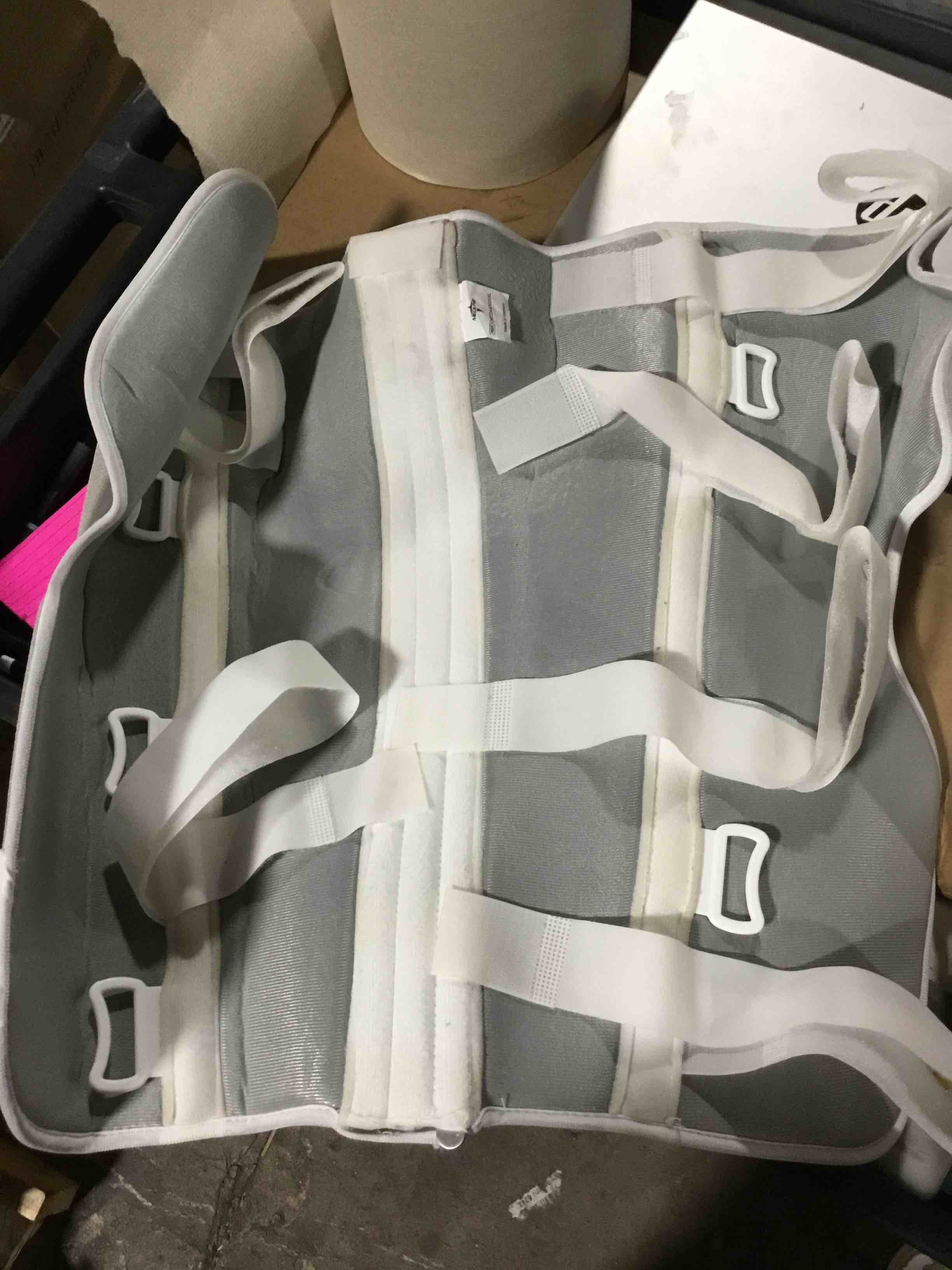 Condition photo showing As Is for STAT UNIVERSAL BY Deroyal KNEE PAD KNEE BRACE