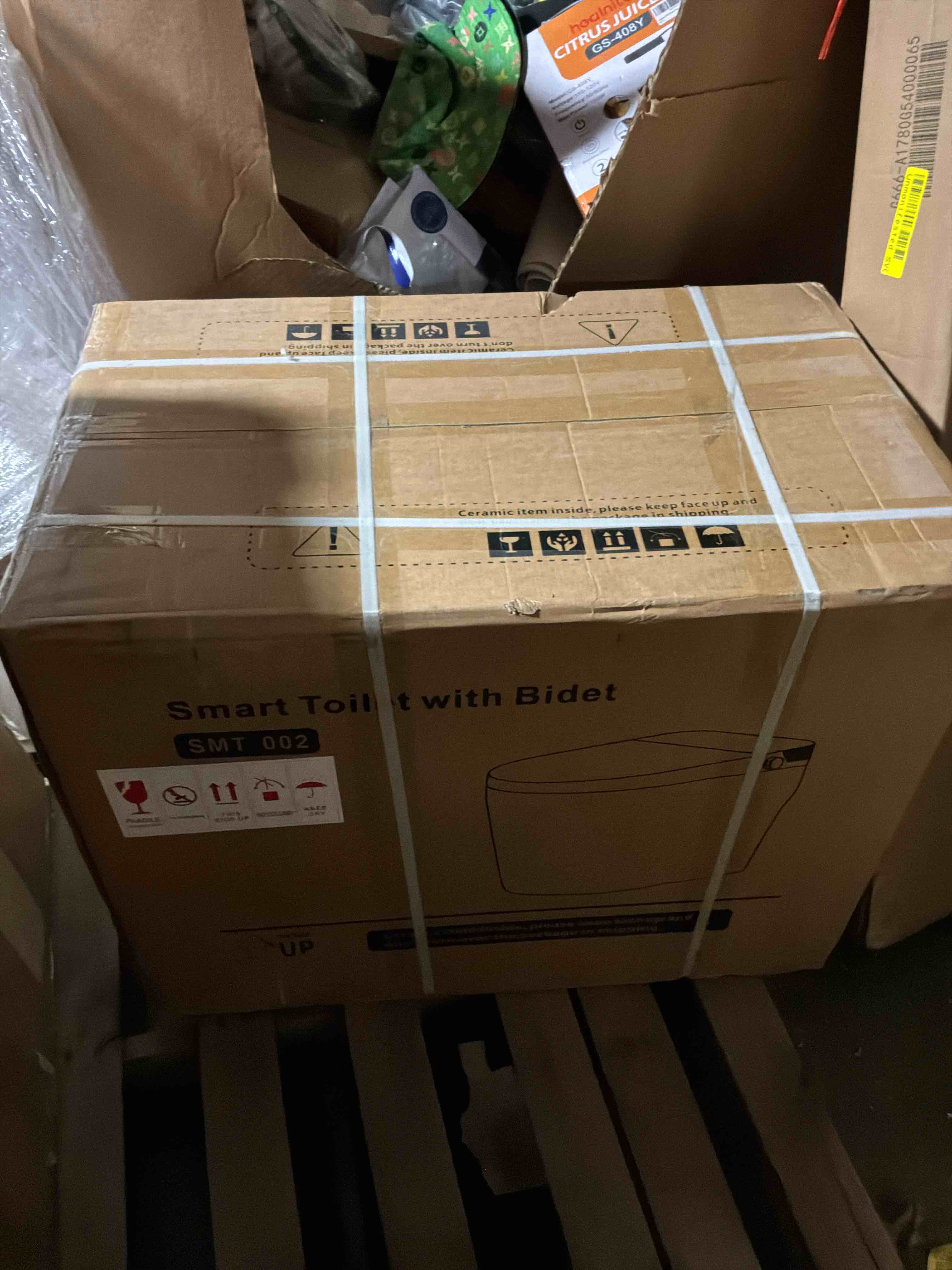 Condition photo showing New/Like New for smart toilet with bidet 