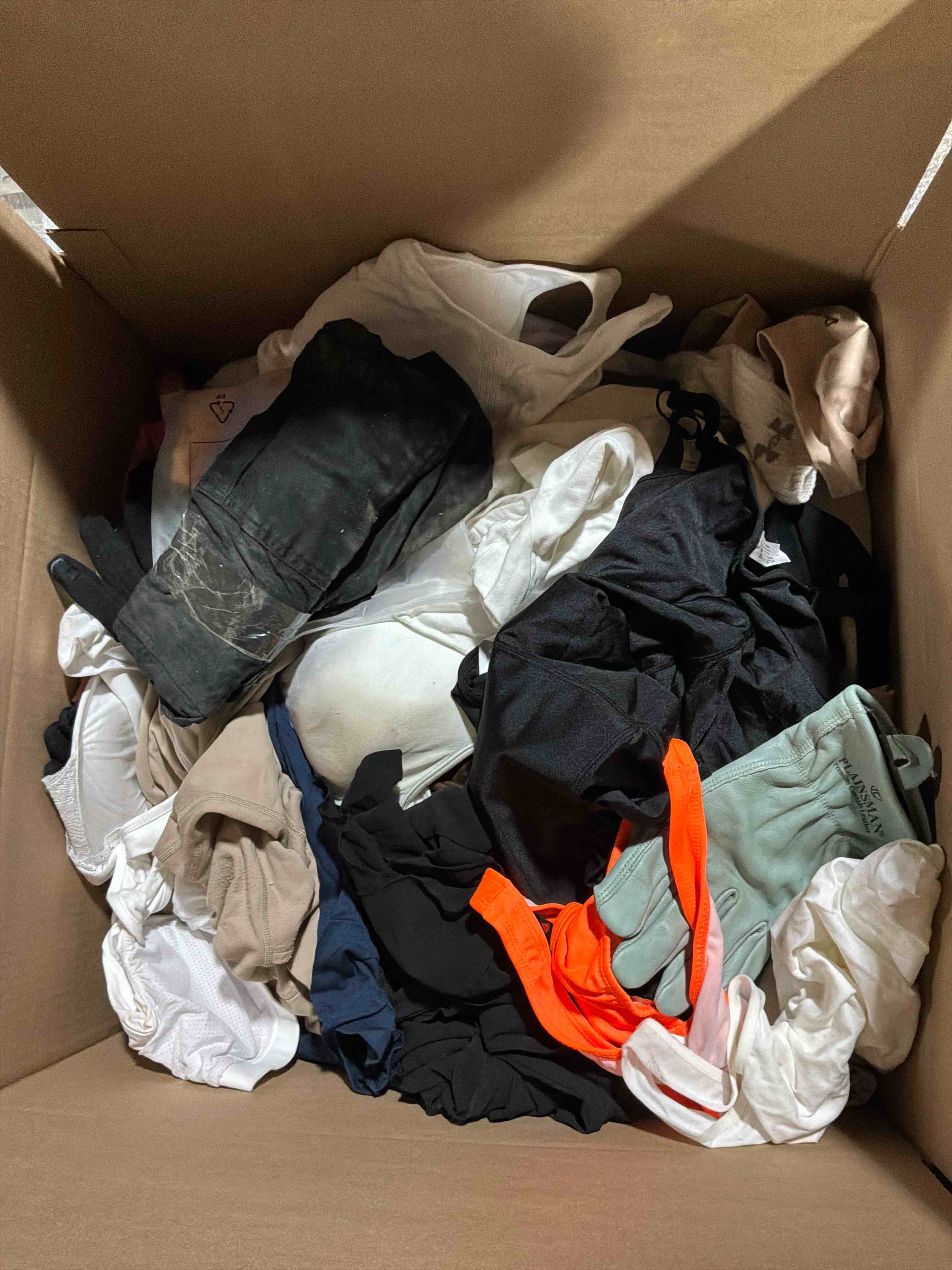 box lot of new clothes (35pcs)
