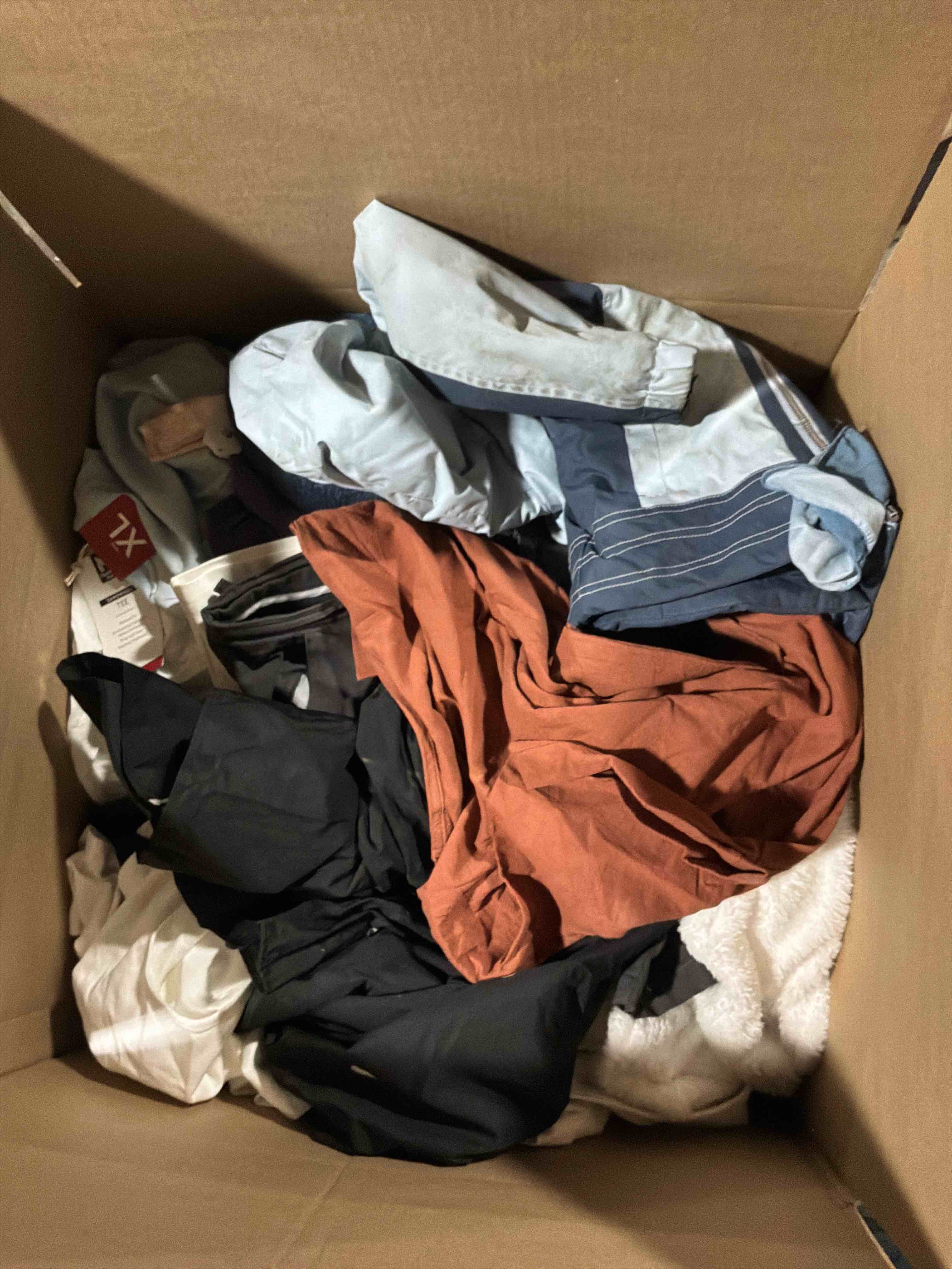box lot of new clothes (35pcs)