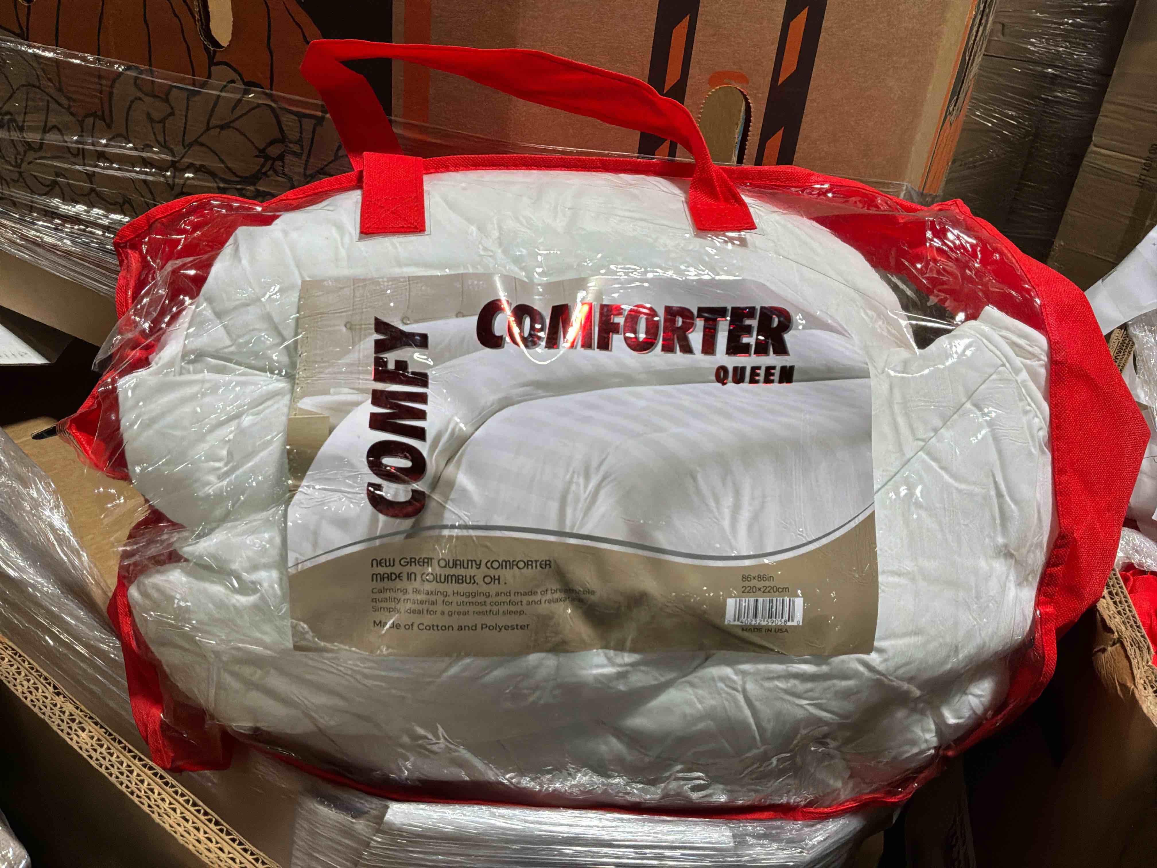Condition photo showing Good Condition for luxe down alternative hypoallergenic comforter, full/queen
