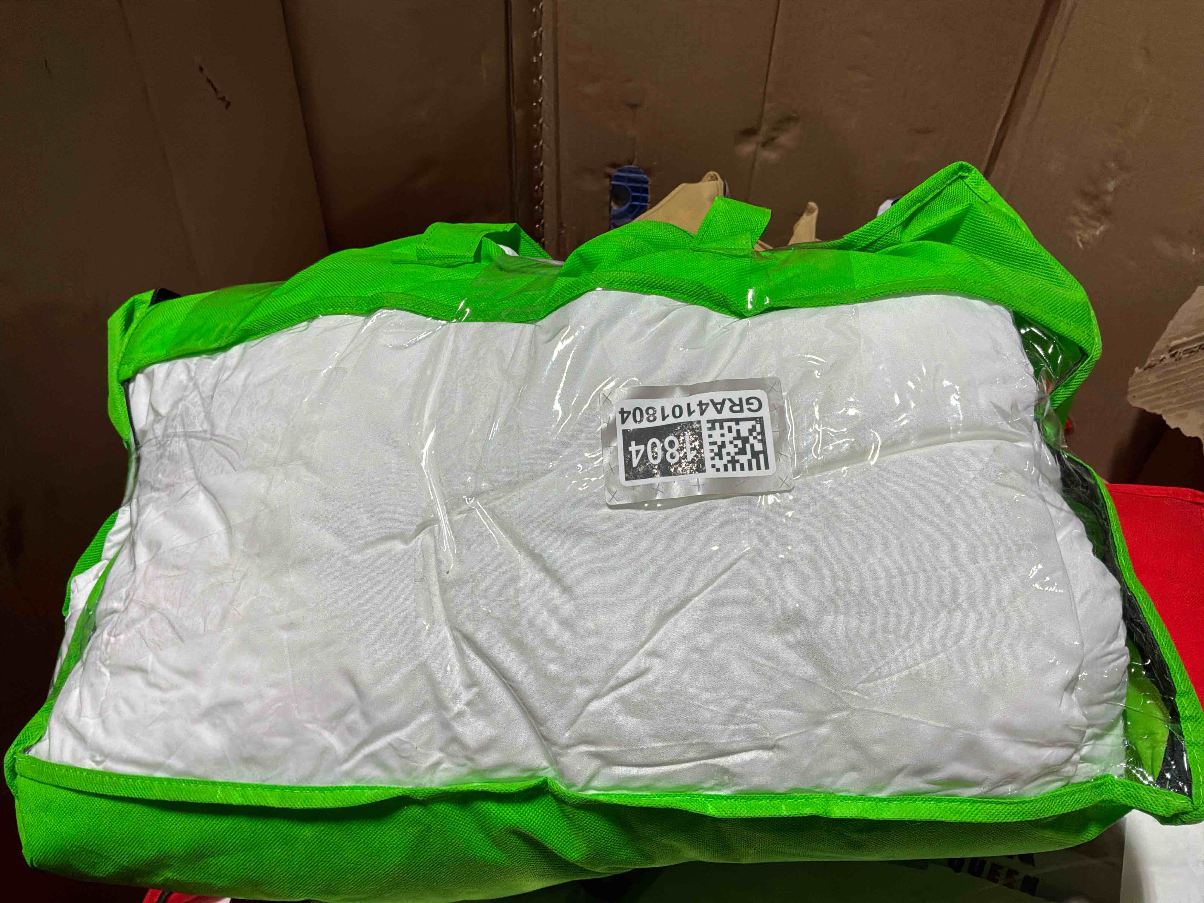 Condition photo showing Good Condition for luxe down alternative hypoallergenic comforter, full