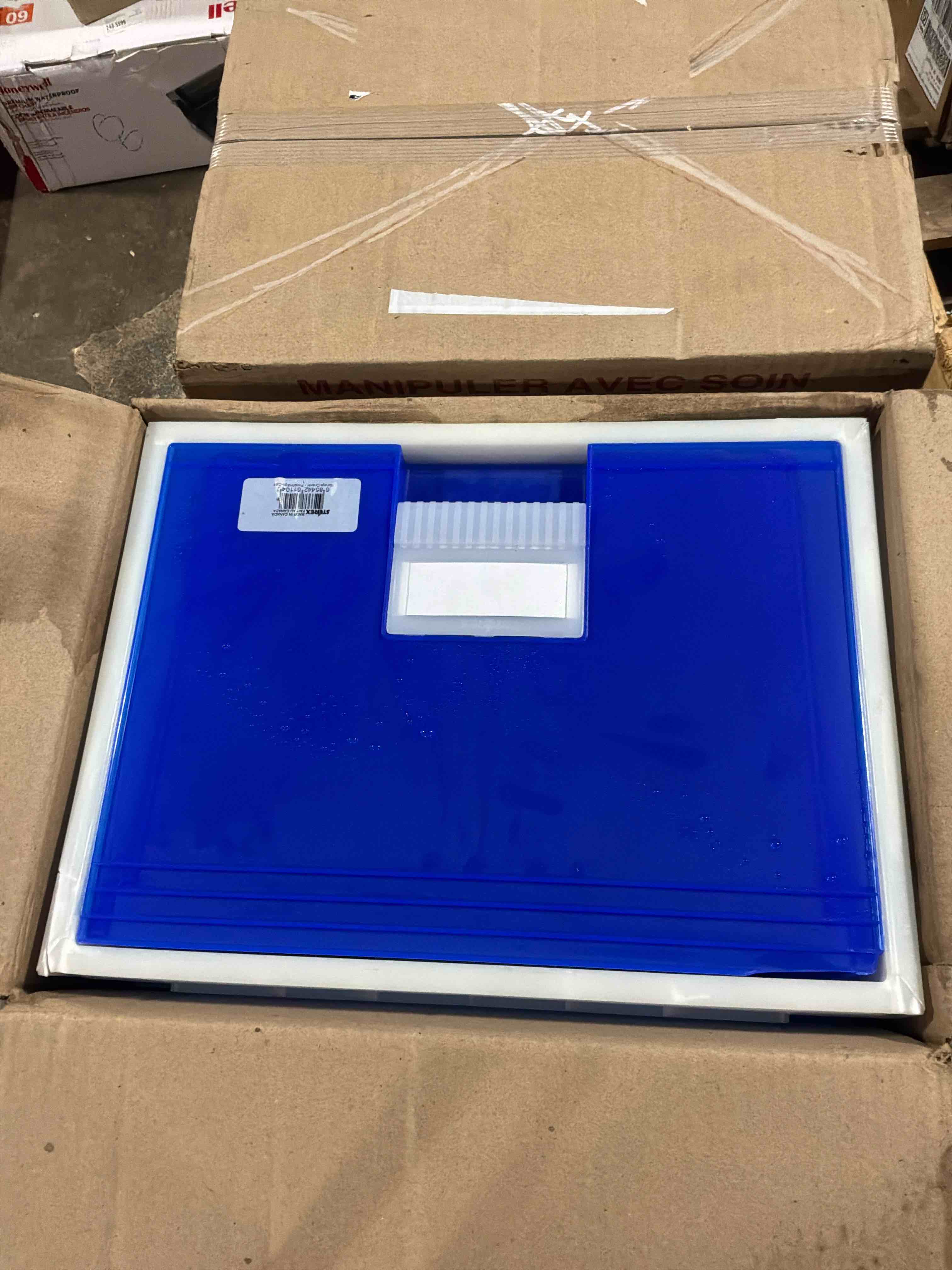 Condition photo showing New/Like New for storex stackable storage drawer blue/white 61104u01c