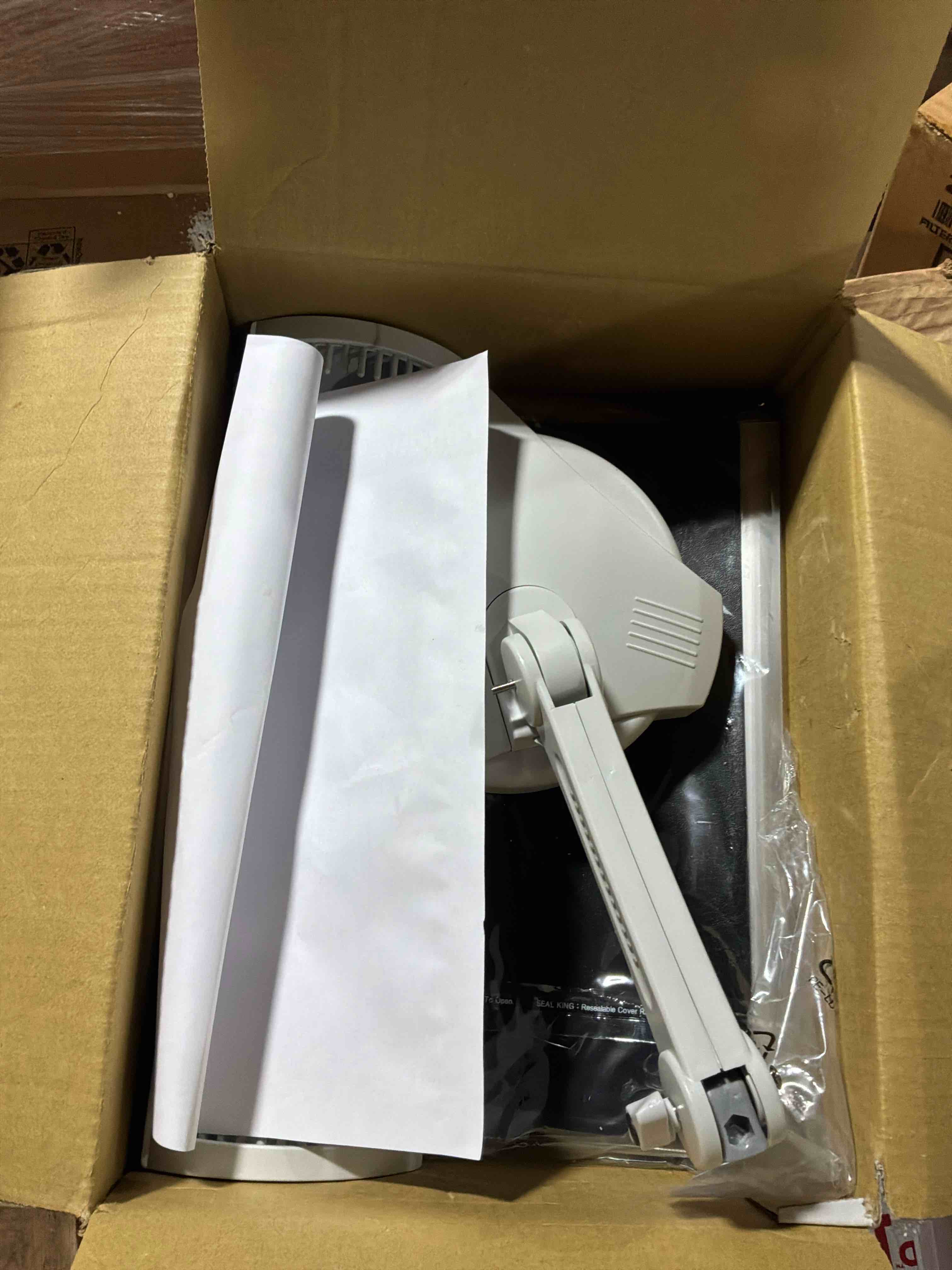 Condition photo showing New/Like New for fellowes 22300 desktop reference rack,w8d base,21-1/8-inch x7-1/8-inch x18-5/8,pm, plastic, white