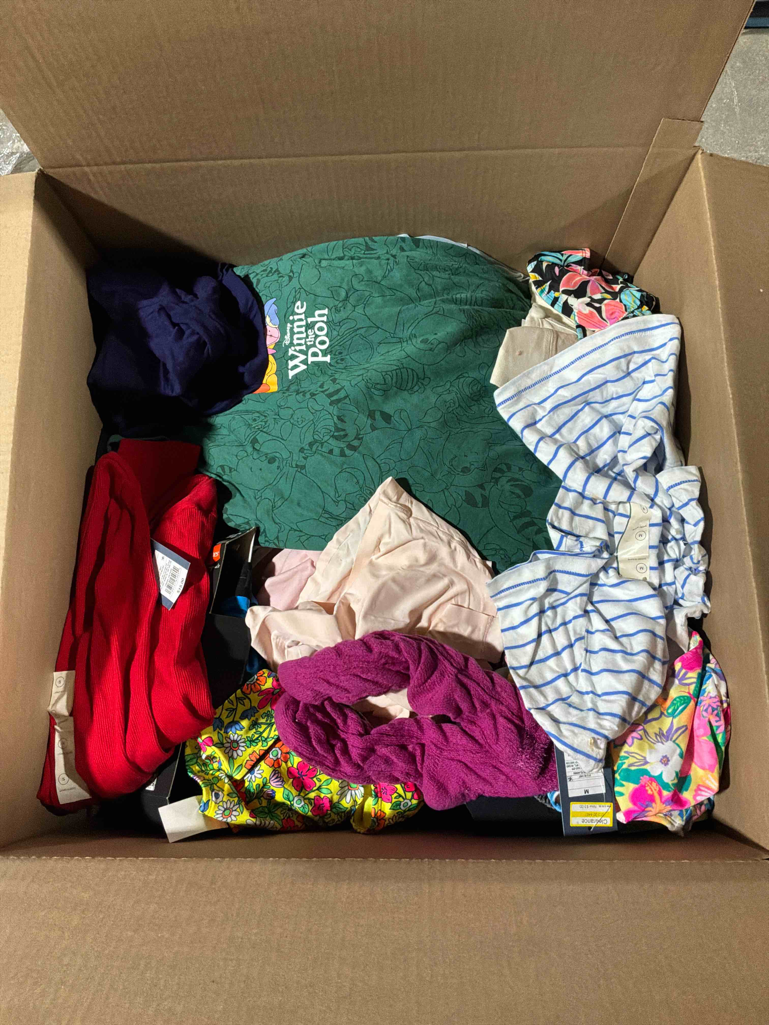 box lot of new clothes (30pcs)