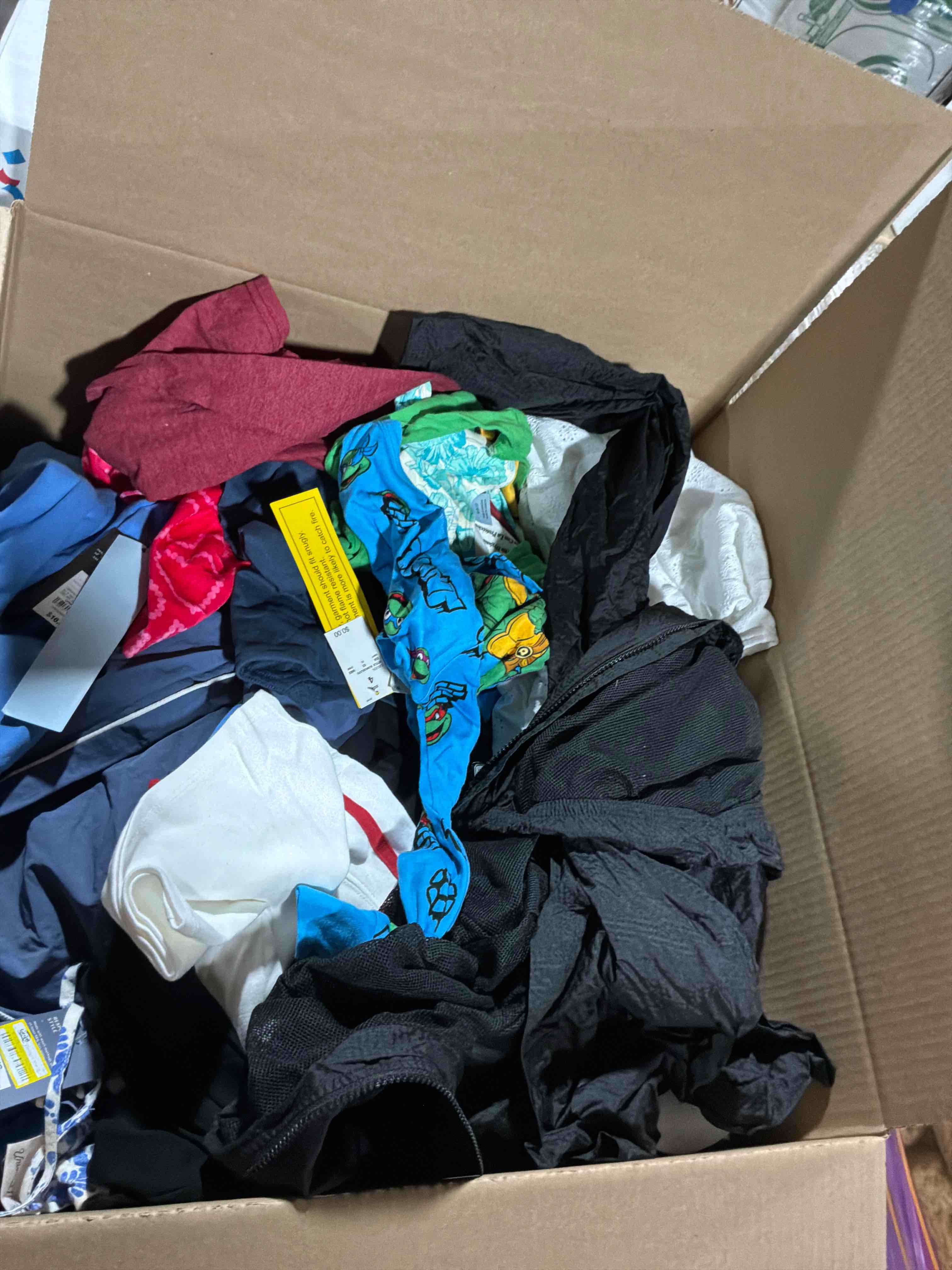 box lot of new clothes (40pcs)