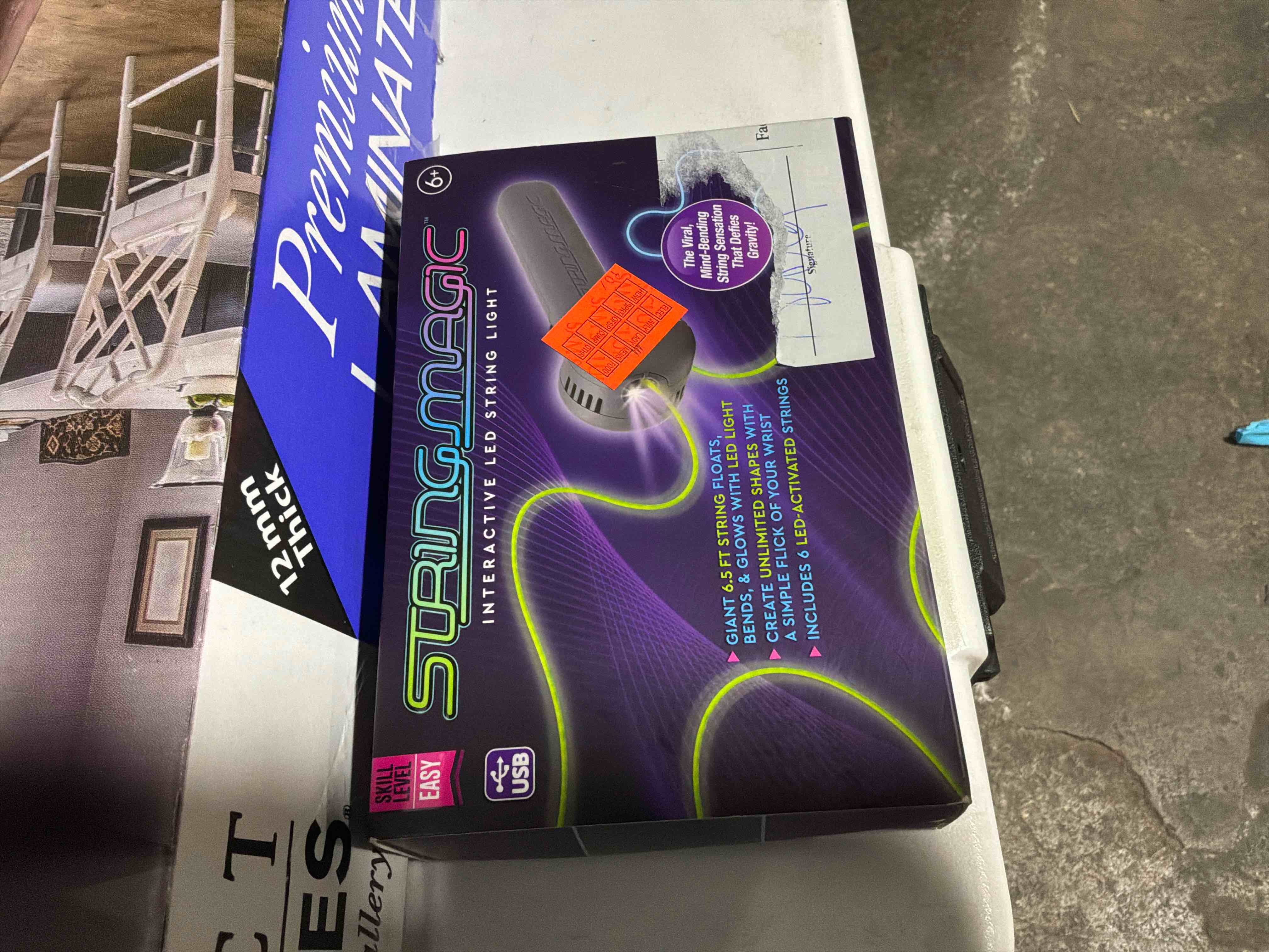 Condition photo showing Good Condition for string magic interactive led string light