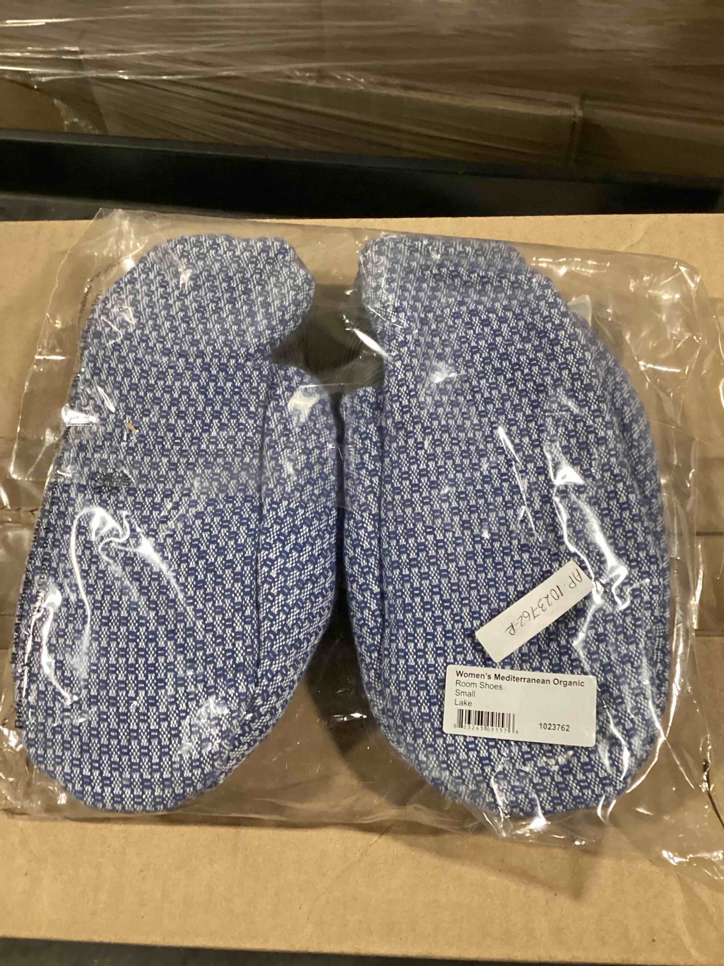 Condition photo showing New/Like New for coyuchi women's mediterranean organic room shoes