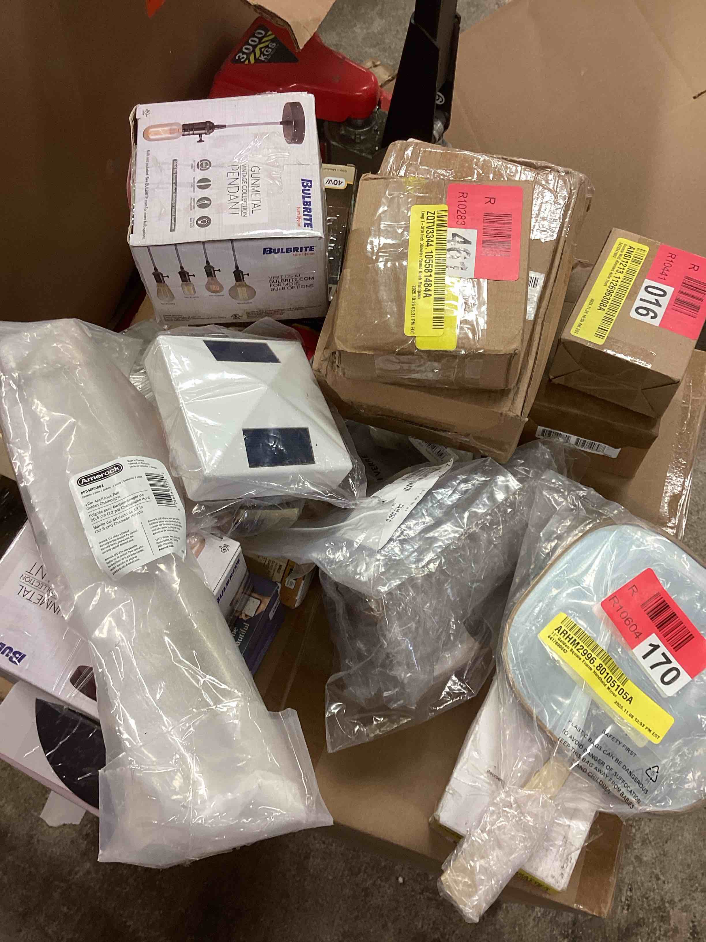 Condition photo showing Good Condition for assorted of items (include: pendant lights/ bulbs lights/ solar powered/ golden square mirror and more 