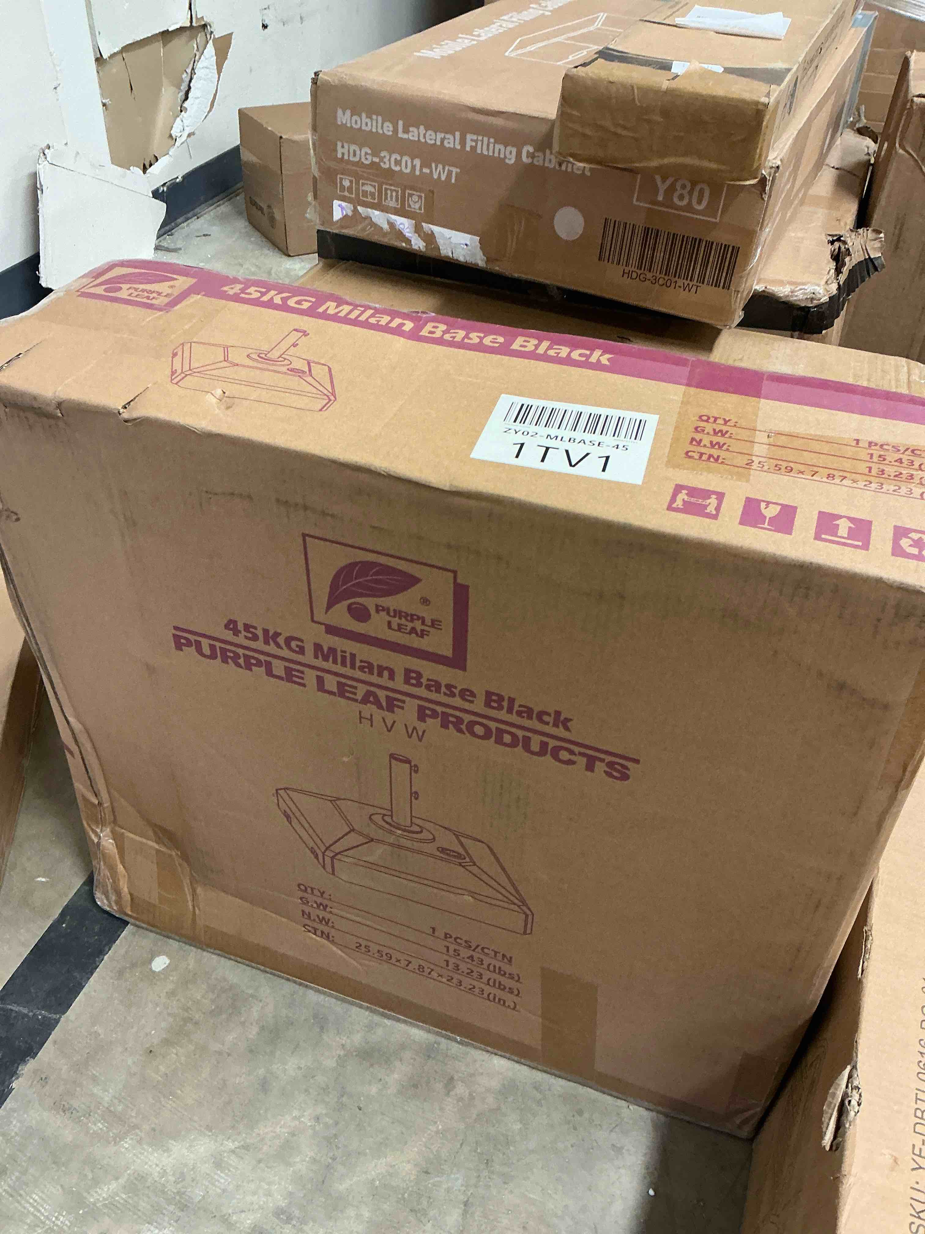 Condition photo showing New/Like New for purple leaf patio market umbrella base 154 lbs load capacity with casters filled with sand & water outdoor table umbrellas stand