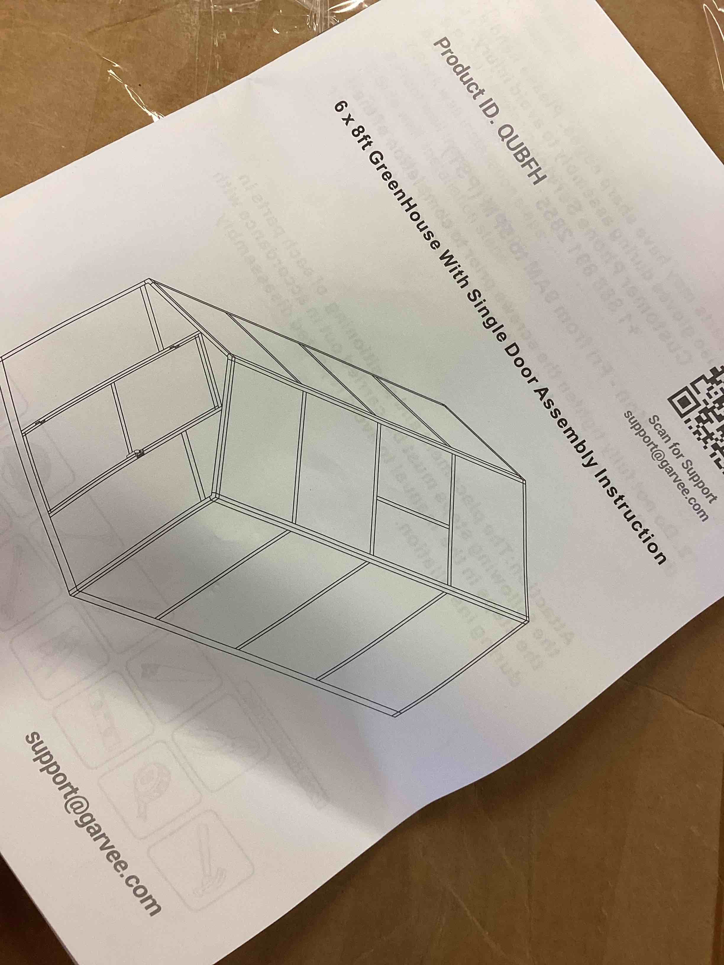 Condition photo showing Good Condition for garvee 6x8 ft greenhouse - aluminum greenhouses for outdoors, large polycarbonate greenhouse with roof vent, heavy duty walk-in green houses for outside garden, backyard, patio, lawn, easy assembly
