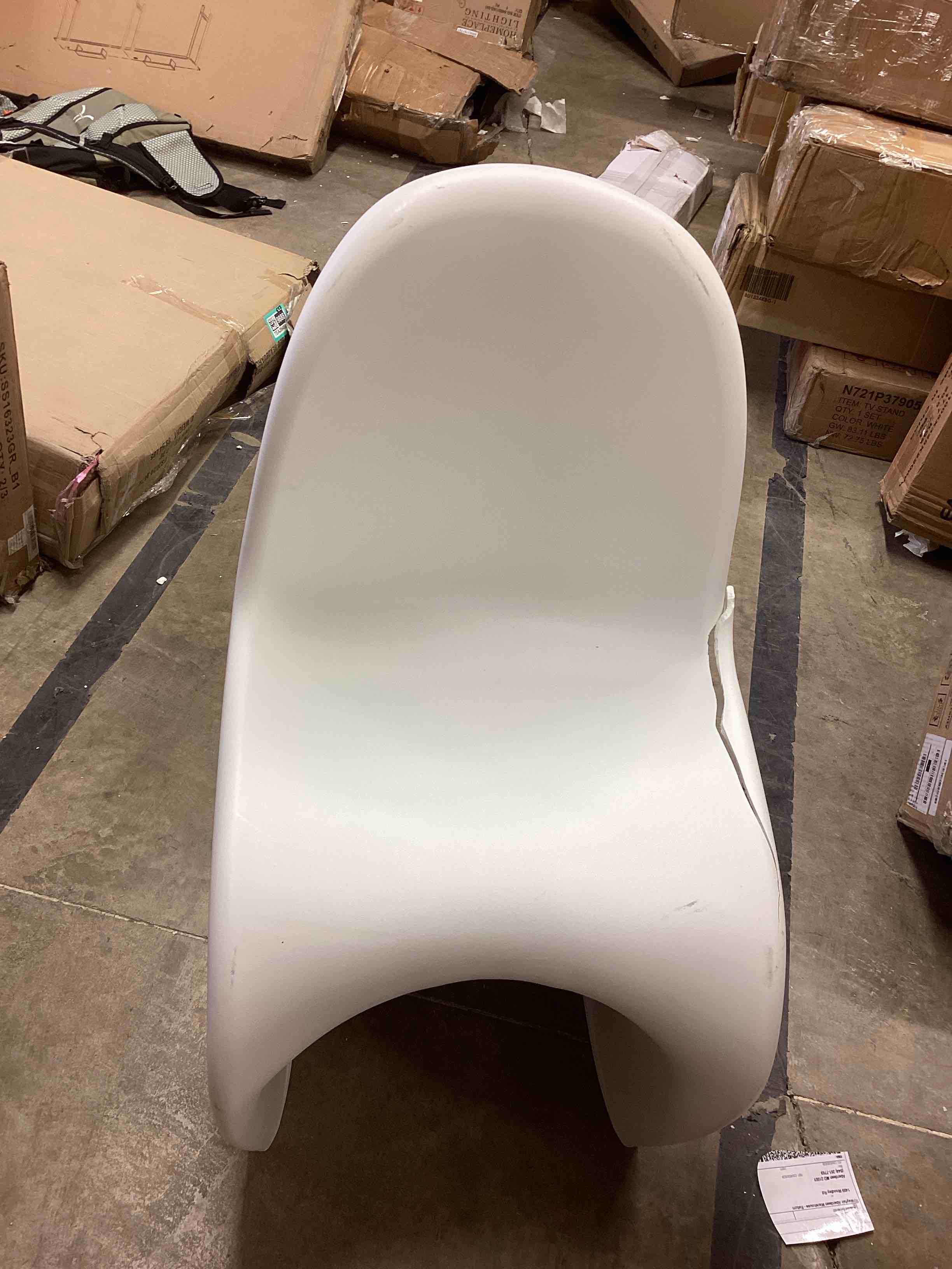 Condition photo showing New/Like New for vitra panton chair white set of 4(1 piece is damaged)