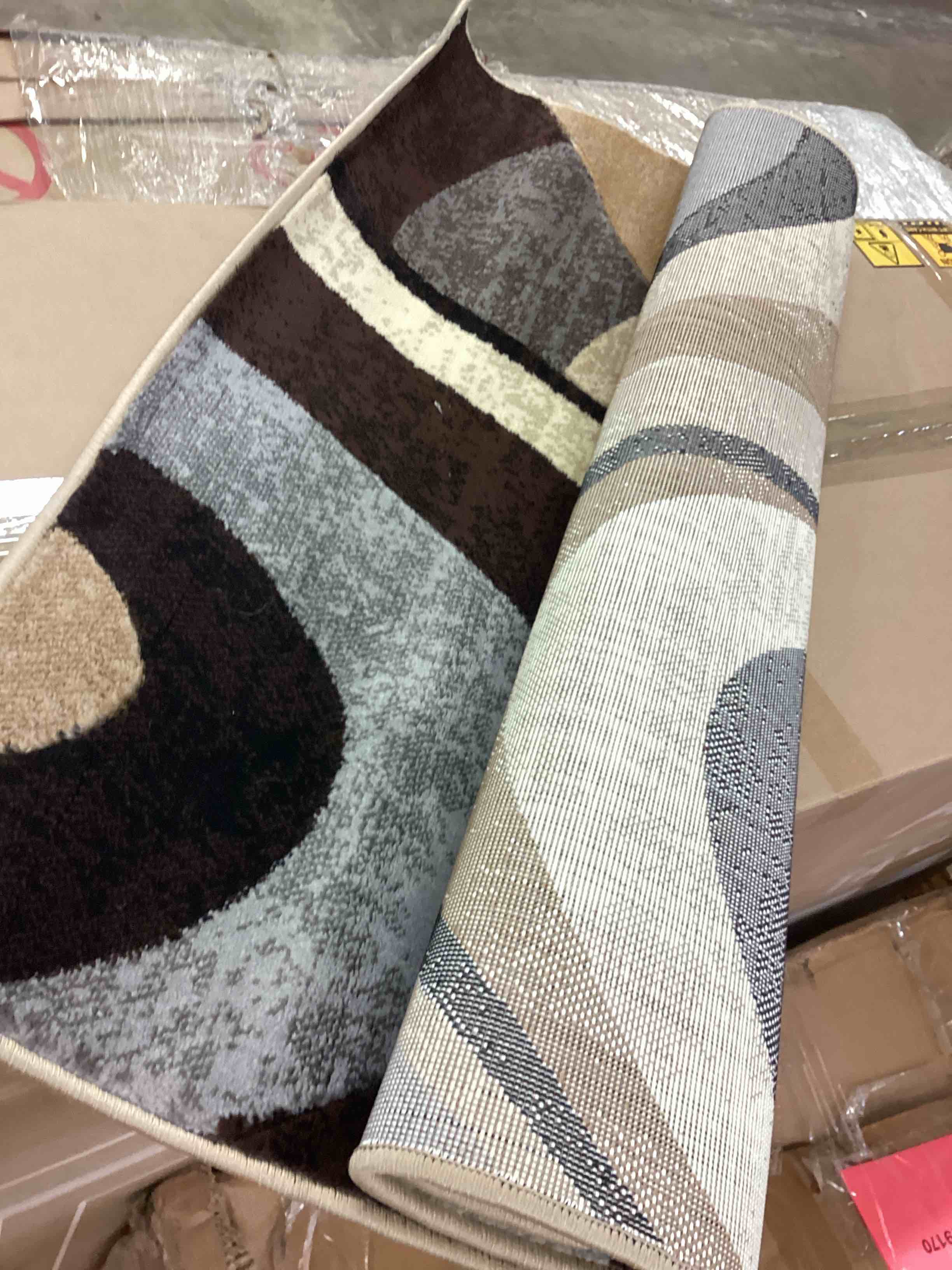 Condition photo showing Good Condition for home dynamix tribeca slade modern area rug, abstract brown/gray 39"x55" brown/grey 39" x 55" rectangle