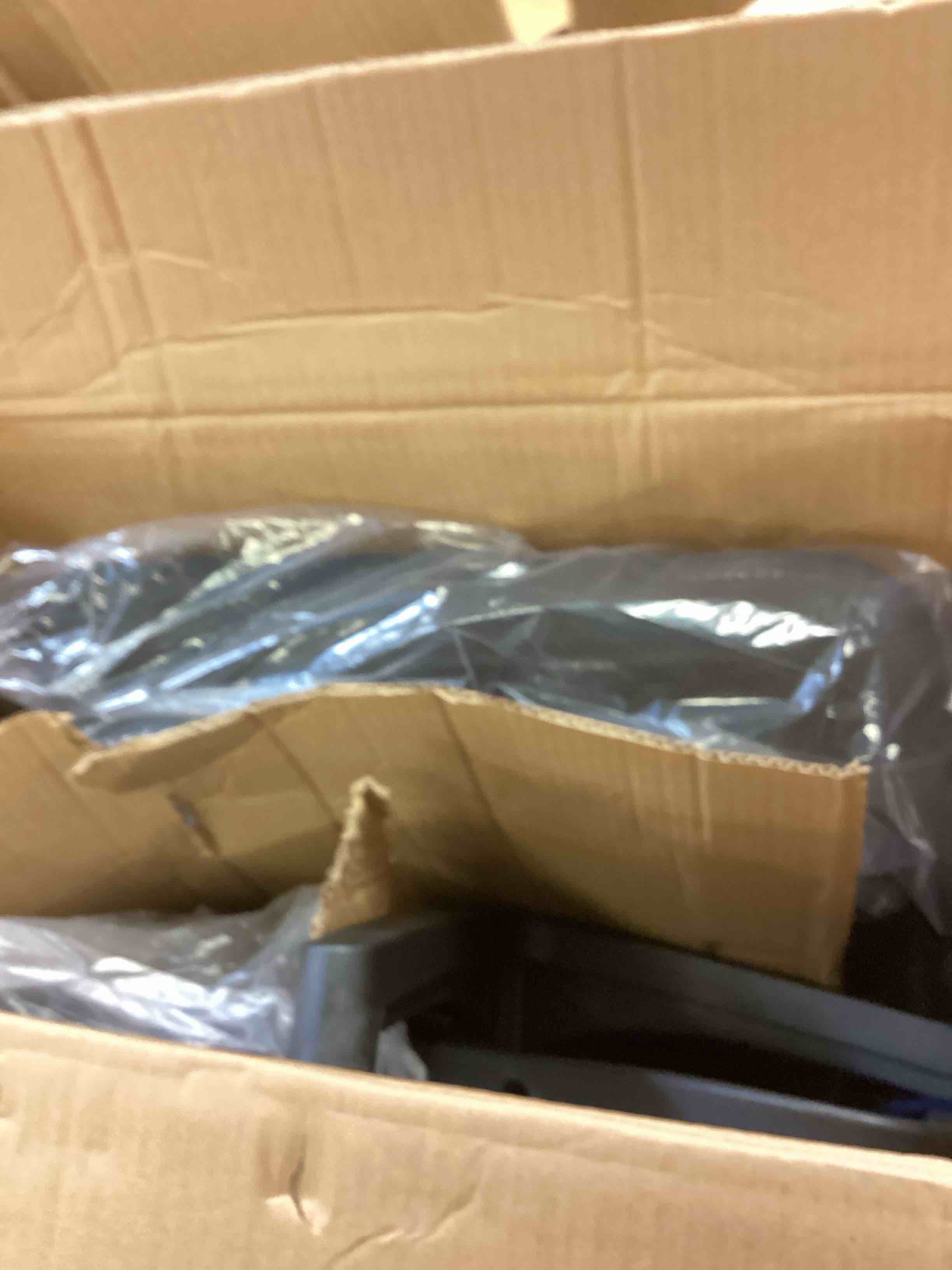 https://s3.amazonaws.com/lotting-images-prod/bidfta/GRA4115430_1777581674217.jpeg