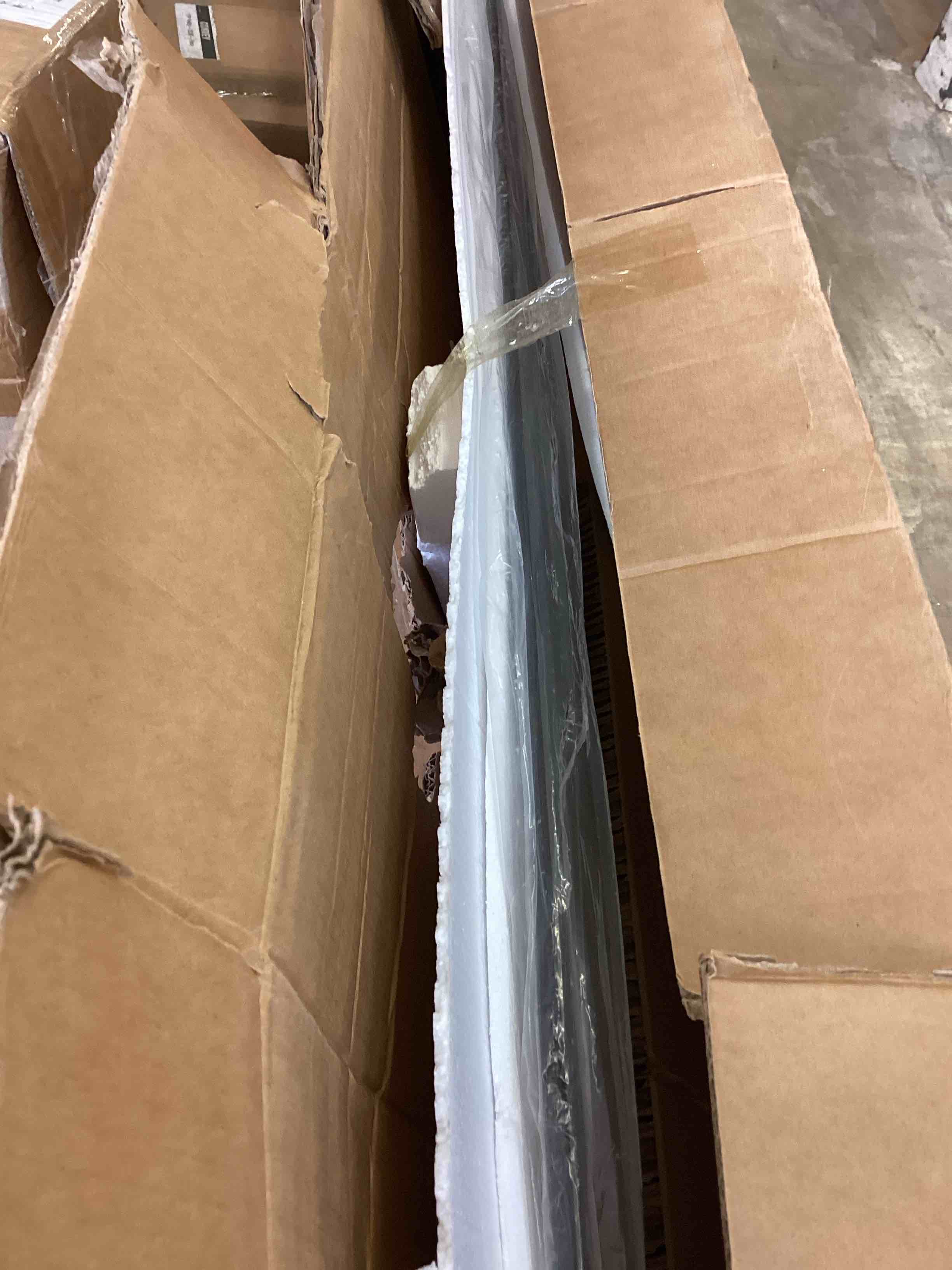 https://s3.amazonaws.com/lotting-images-prod/bidfta/GRA4115434_1777580631212.jpeg
