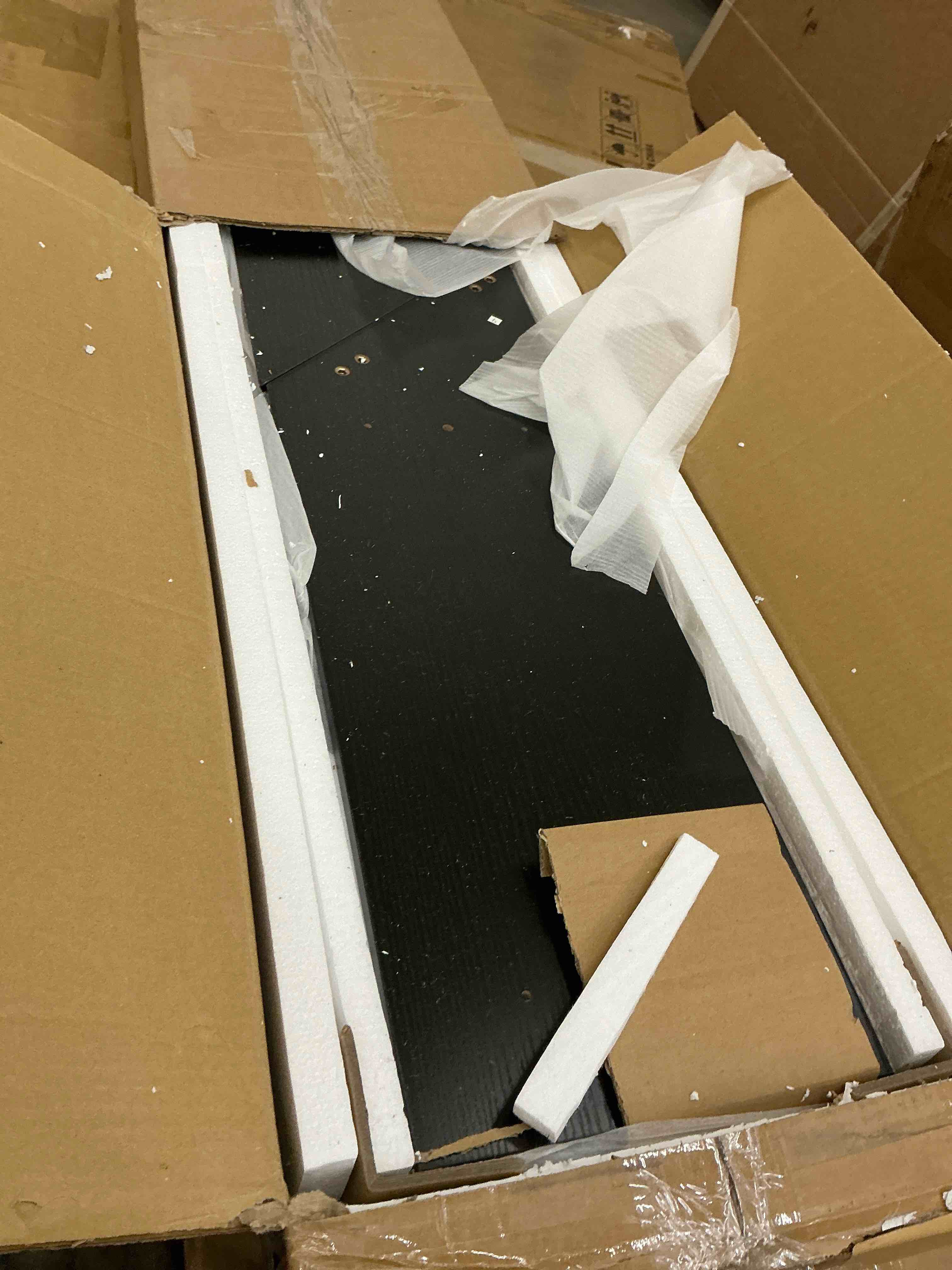 https://s3.amazonaws.com/lotting-images-prod/bidfta/GRA4115580_1777663730556.jpeg