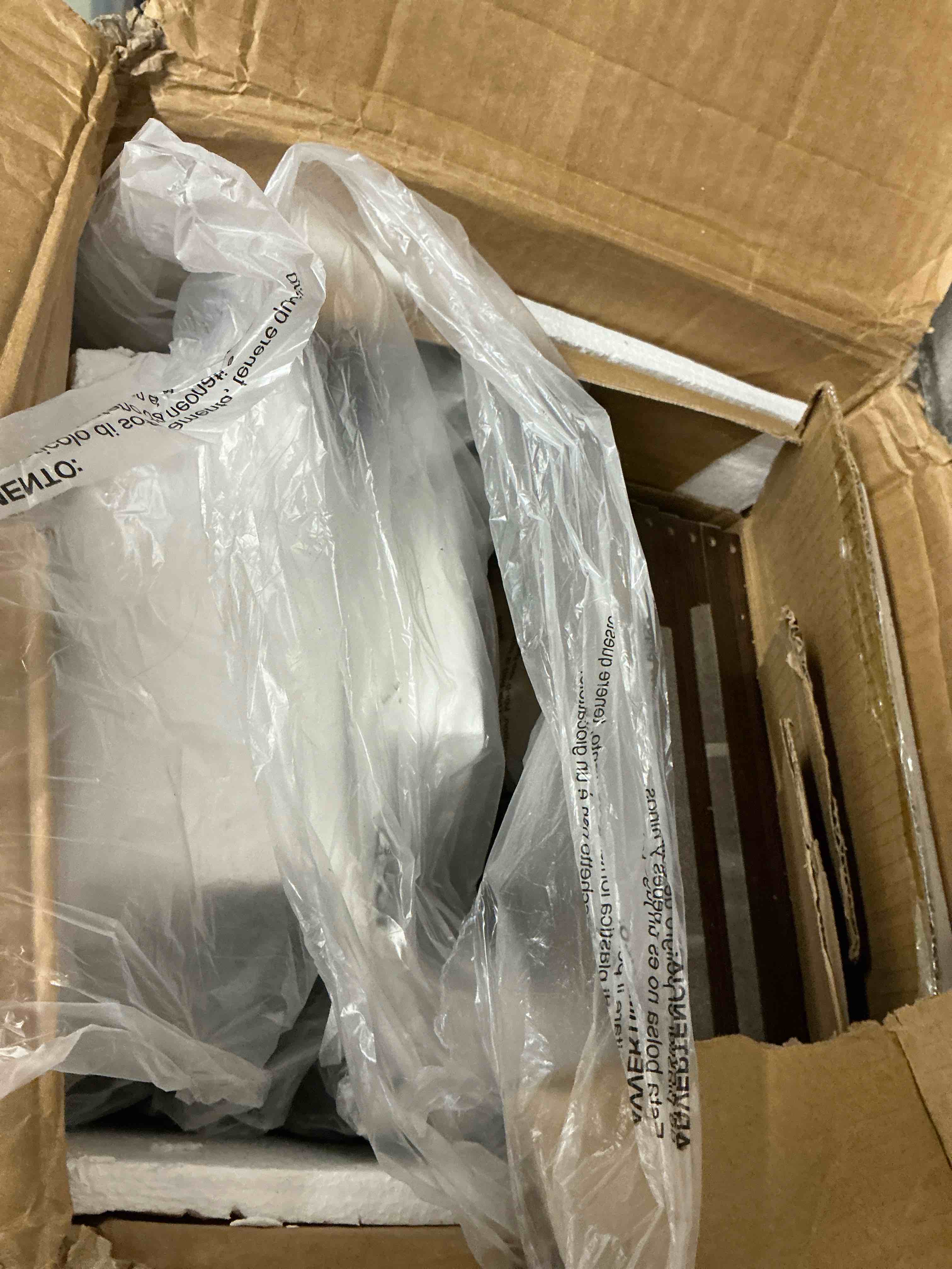 https://s3.amazonaws.com/lotting-images-prod/bidfta/GRA4115615_1777989941828.jpeg