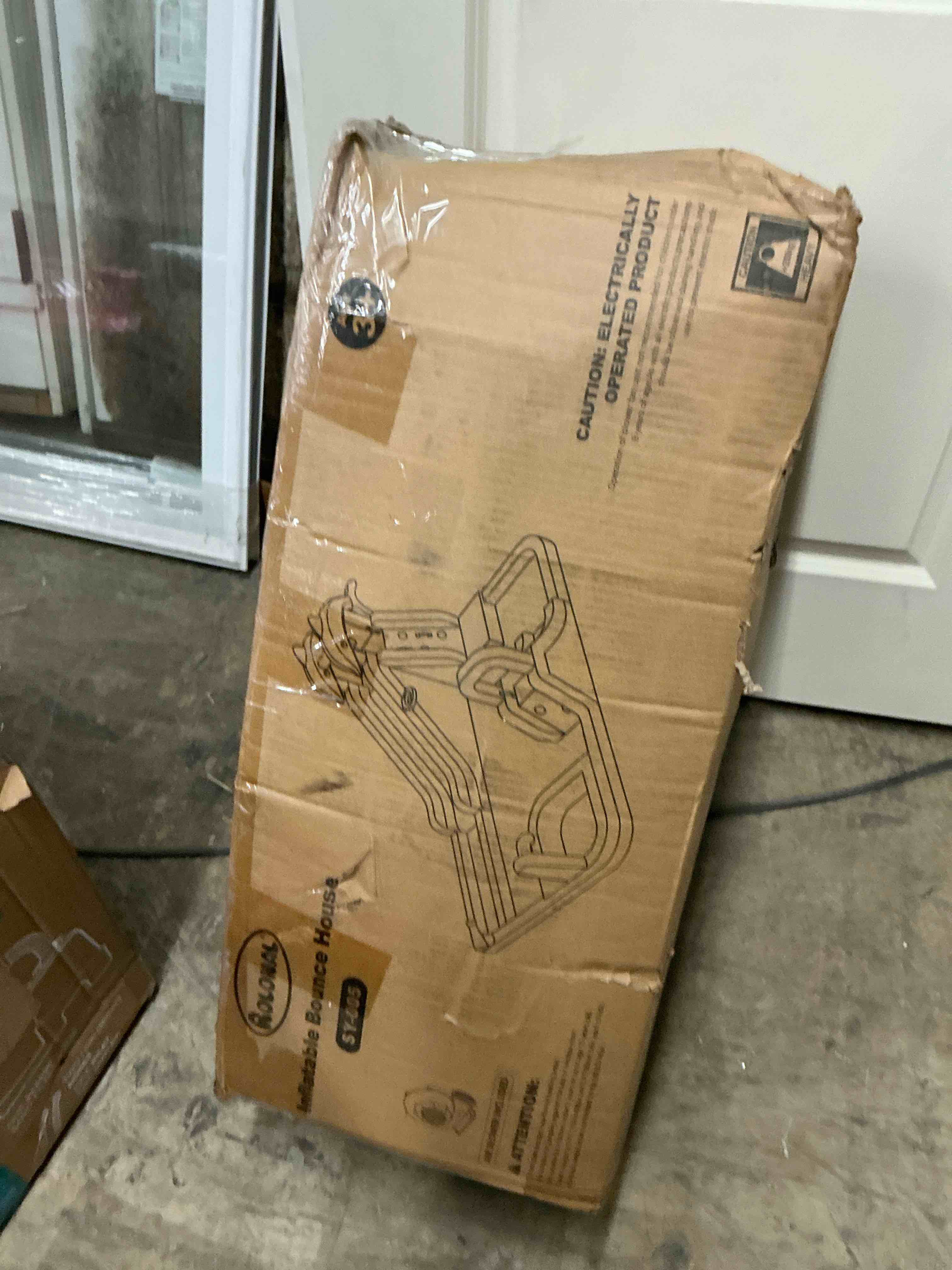 https://s3.amazonaws.com/lotting-images-prod/bidfta/GRA4115618_1777990830911.jpeg